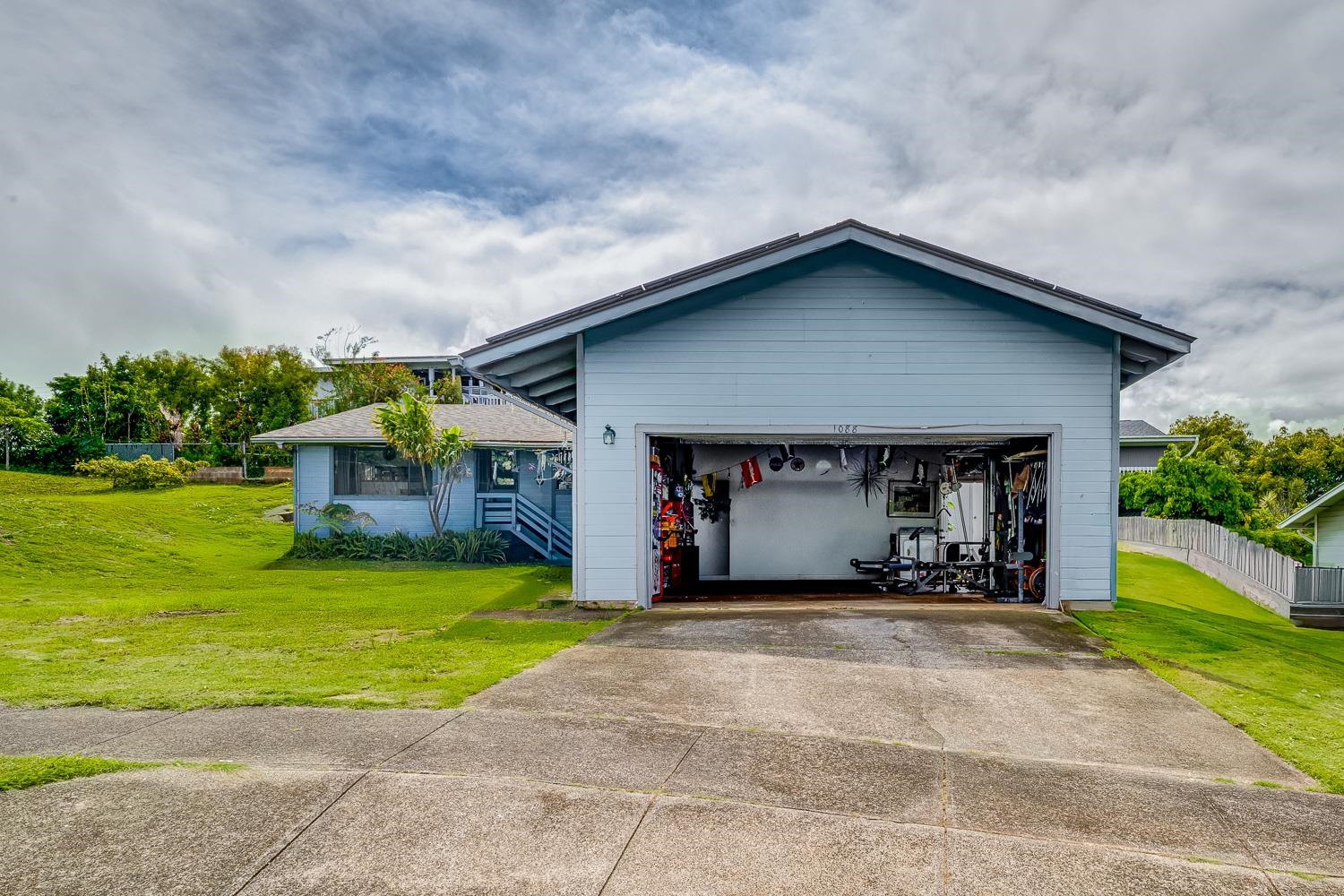 1088 Mamalu Pl Property Photo 38