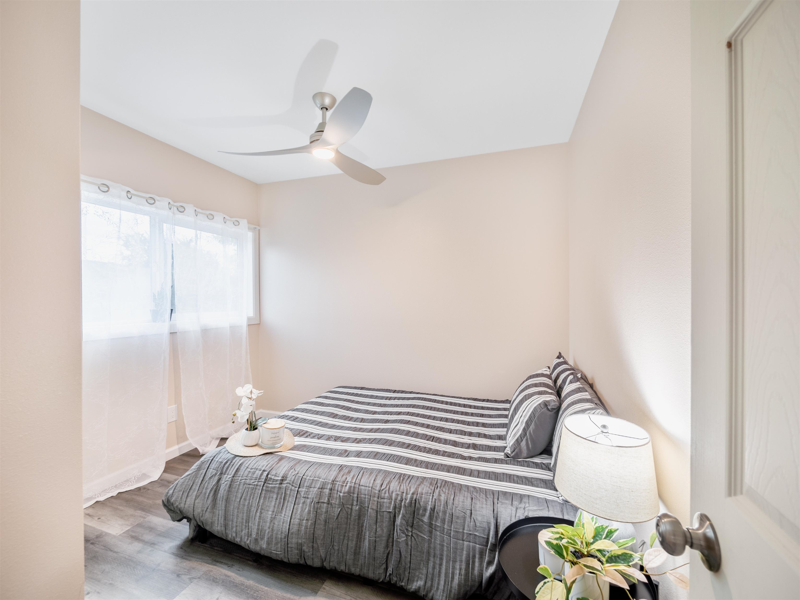 145 Kane St Property Photo 10