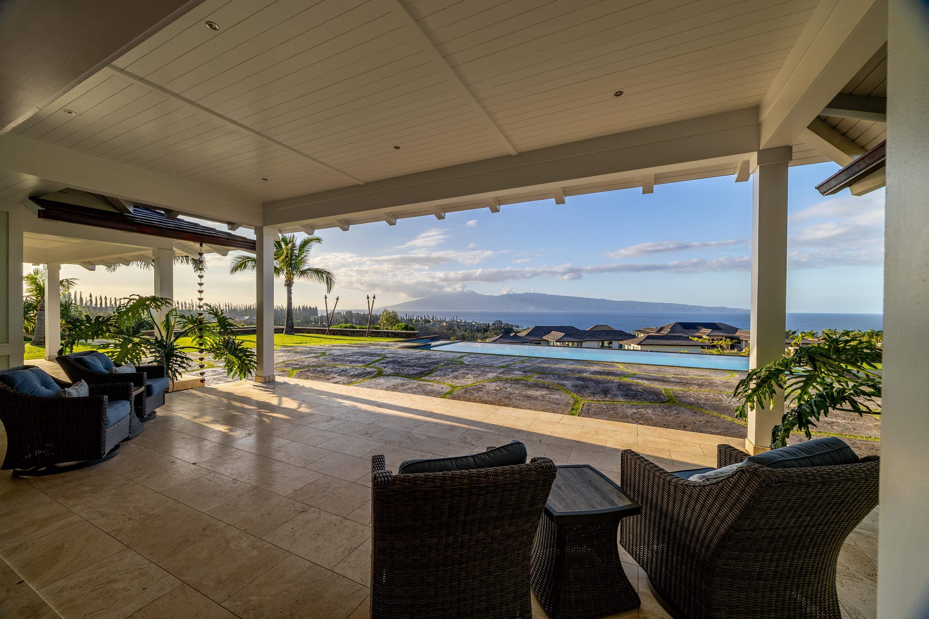 310 Mahana Ridge St Property Photo 15
