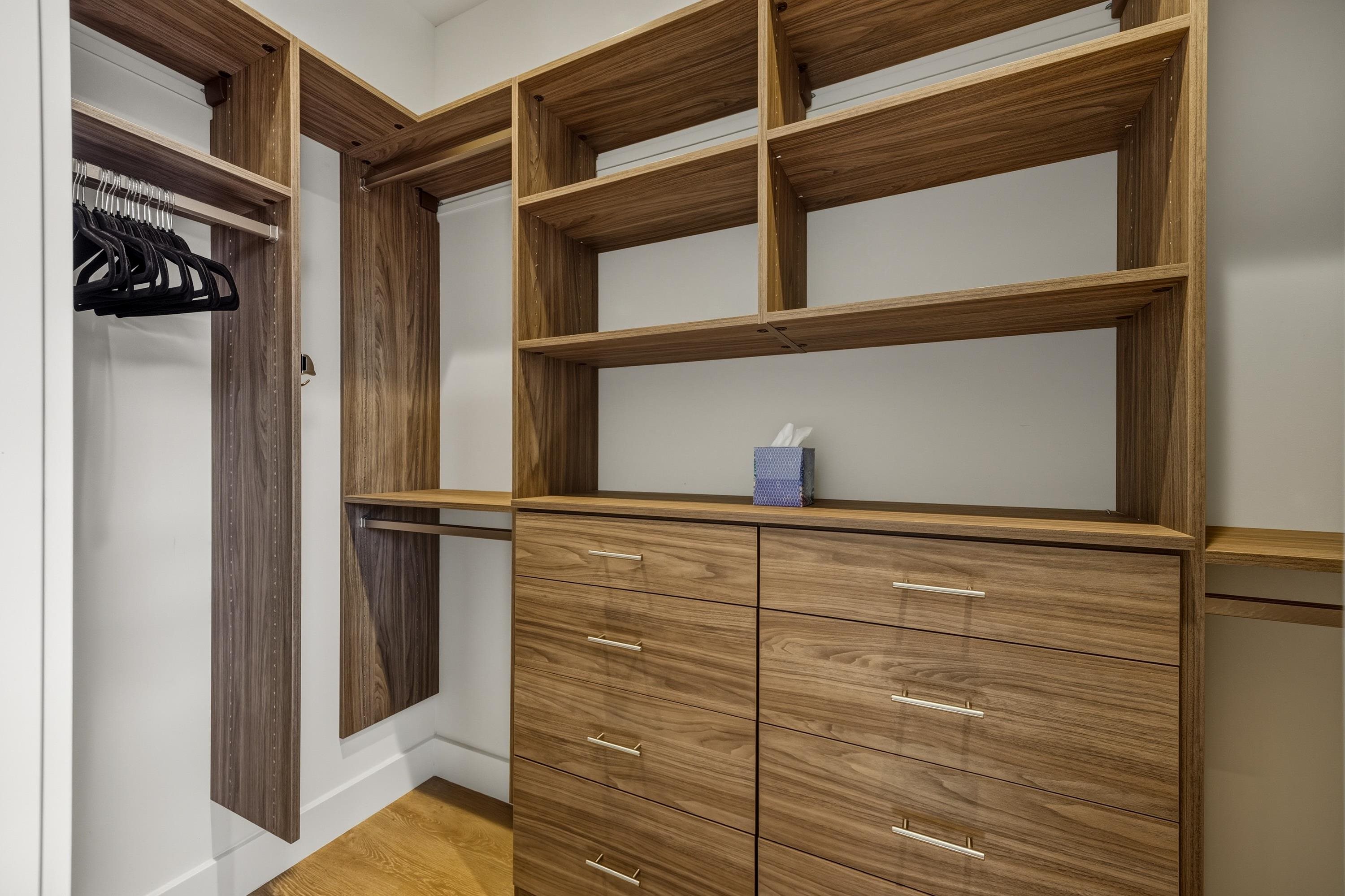 310 Mahana Ridge St Property Photo 39