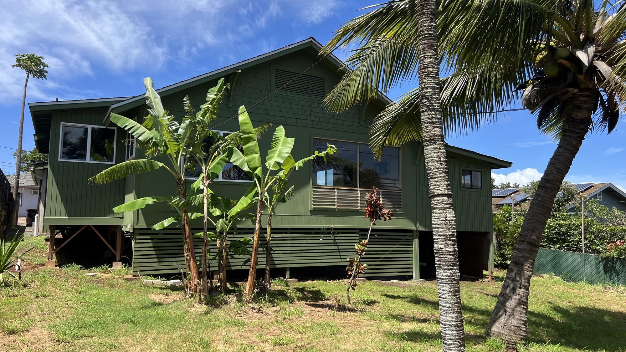 579 Kuanana St Property Photo 1