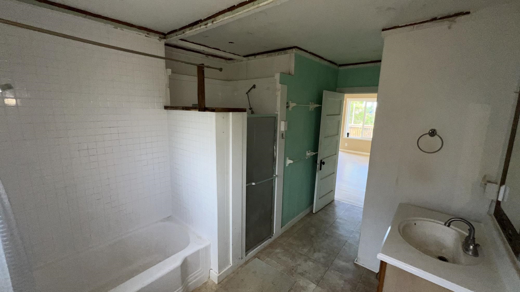 579 Kuanana St Property Photo 7