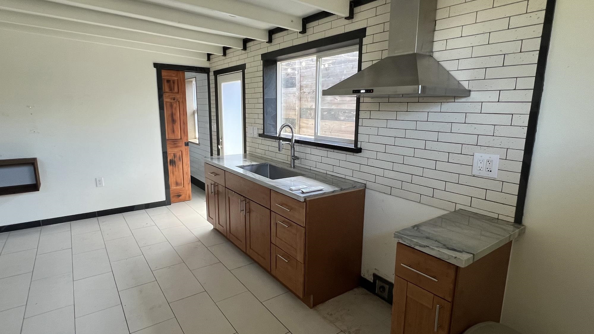 579 Kuanana St Property Photo 19