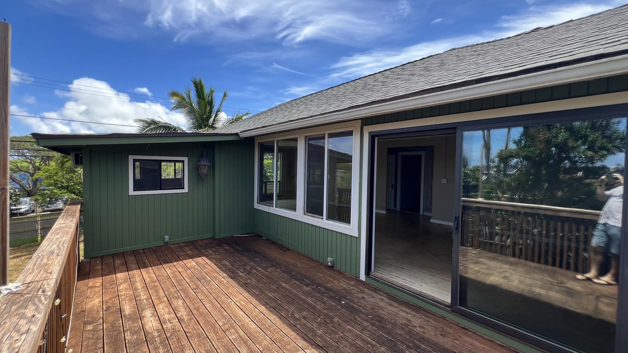 579 Kuanana St Property Photo 25
