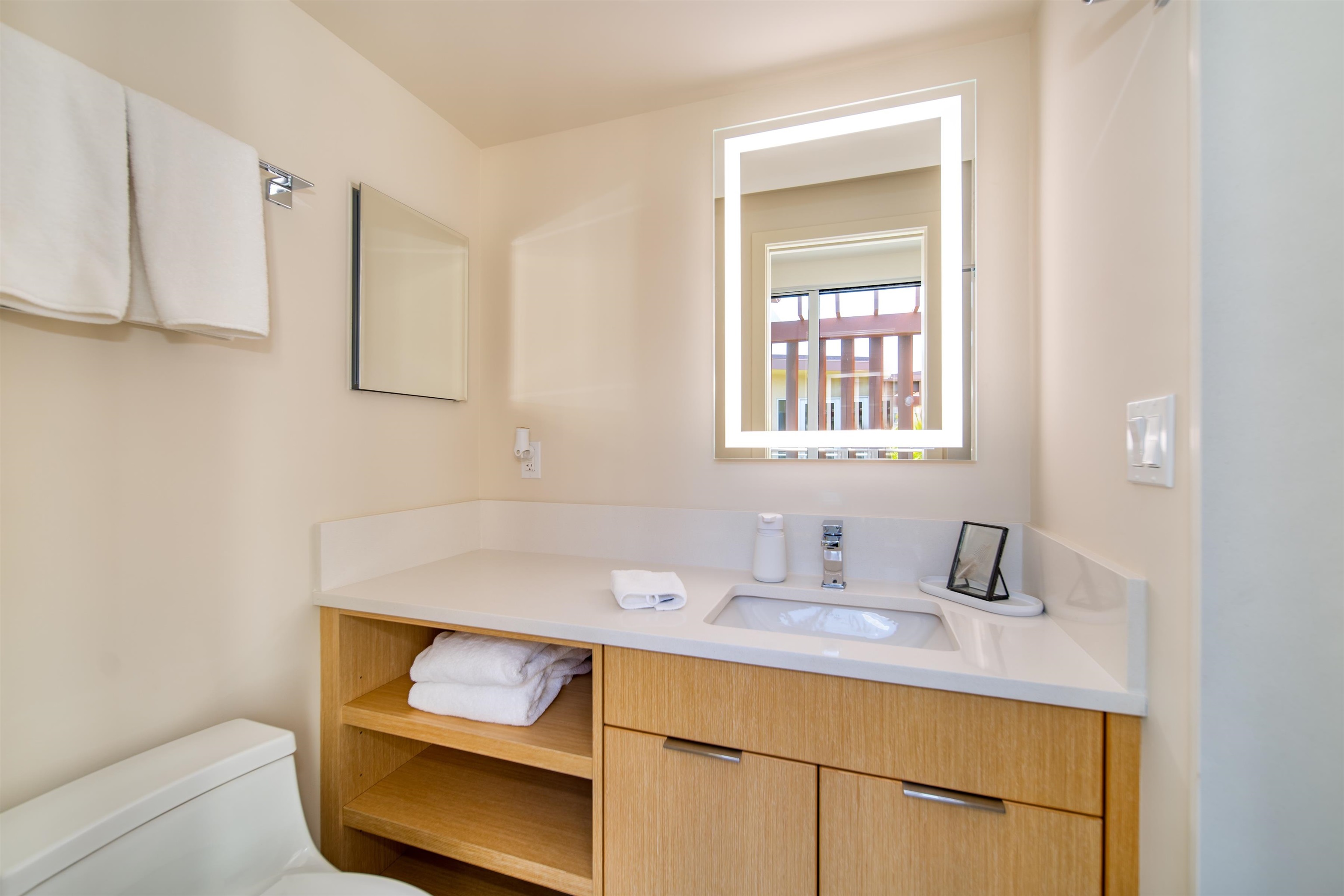 137 Holomoana Way Property Photo 40