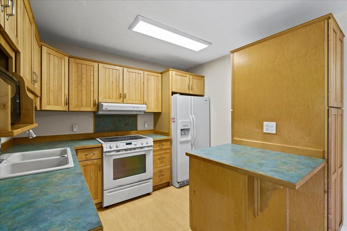 2180 Vineyard St Property Photo 6