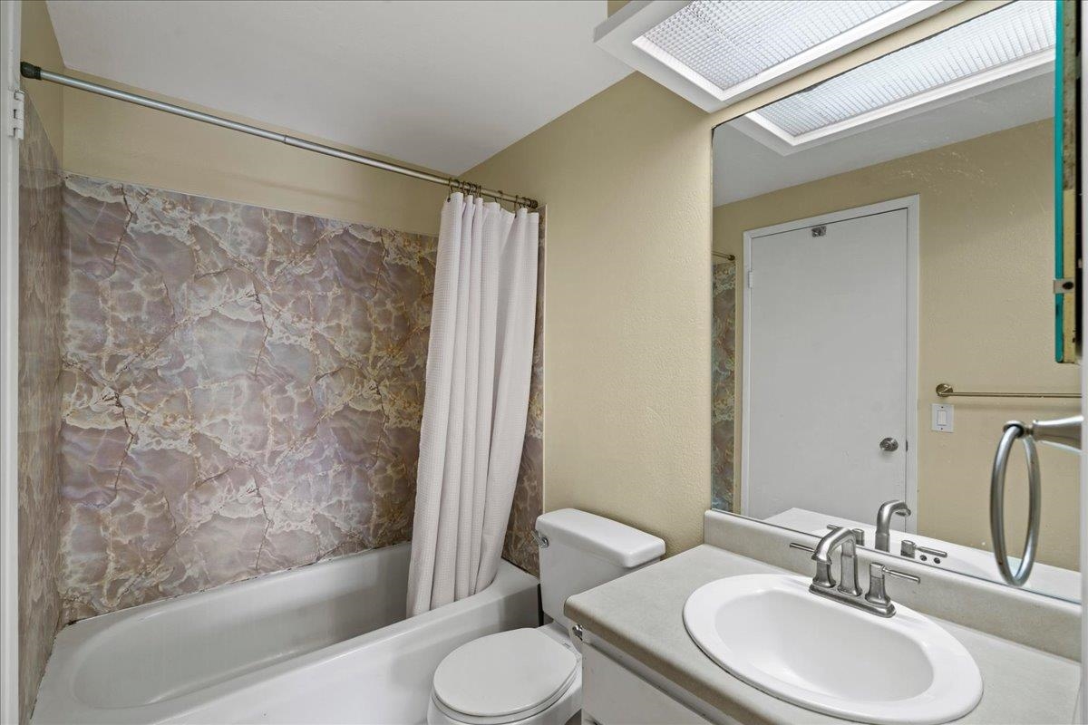 2180 Vineyard St Property Photo 26