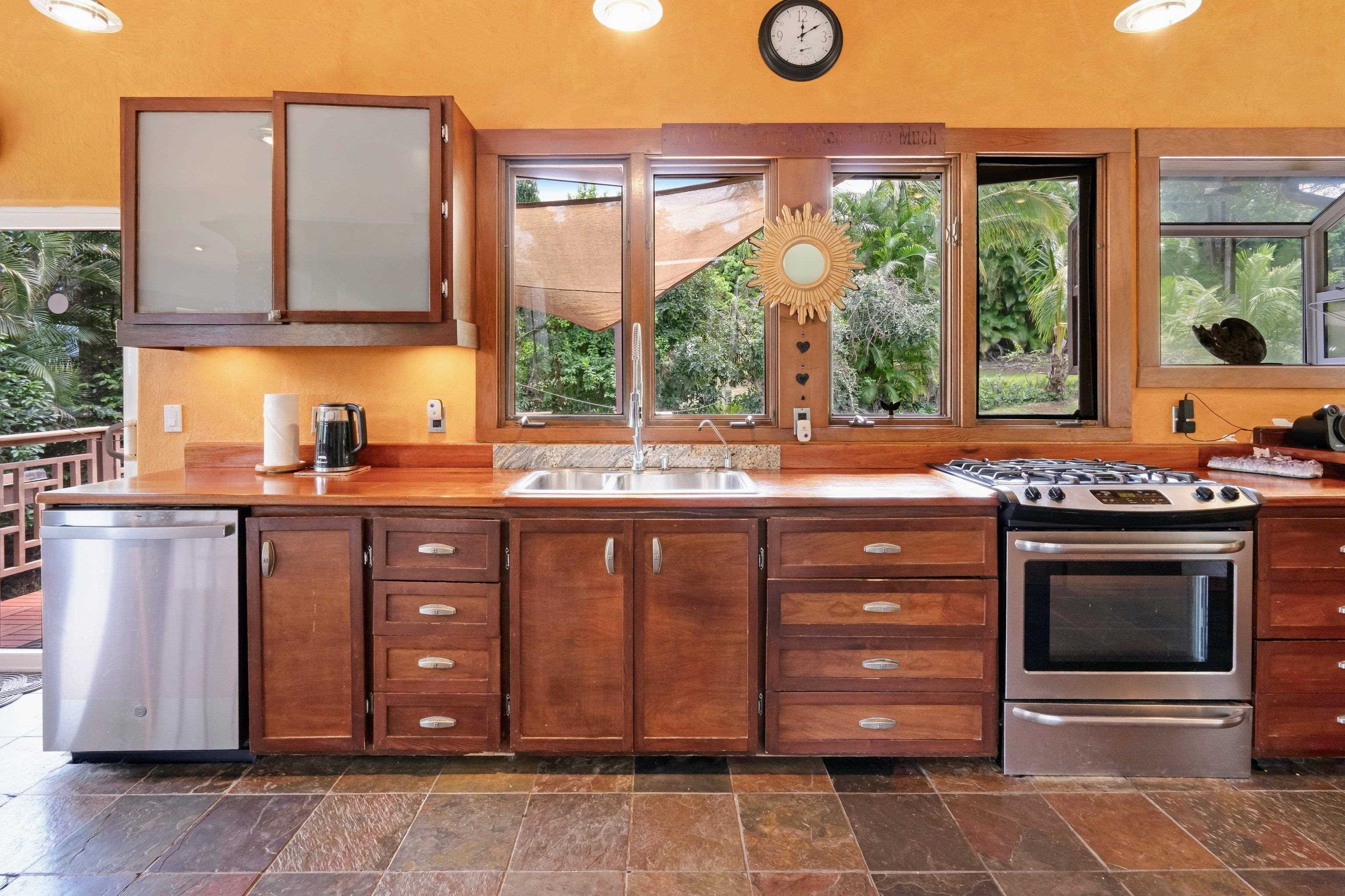 1073 Nanihoku Pl Property Photo 7