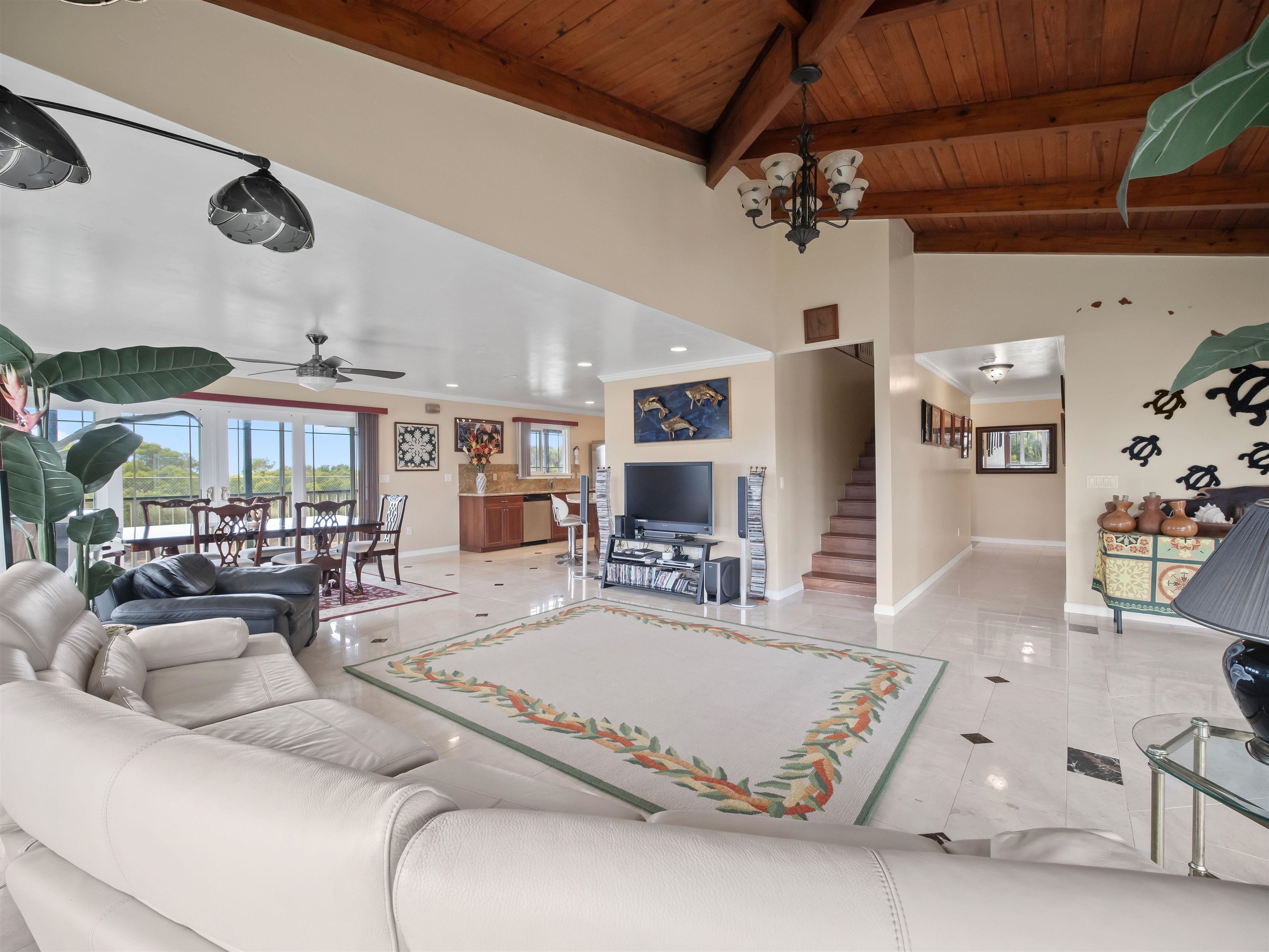 476 Kamoku Pl Property Photo 5