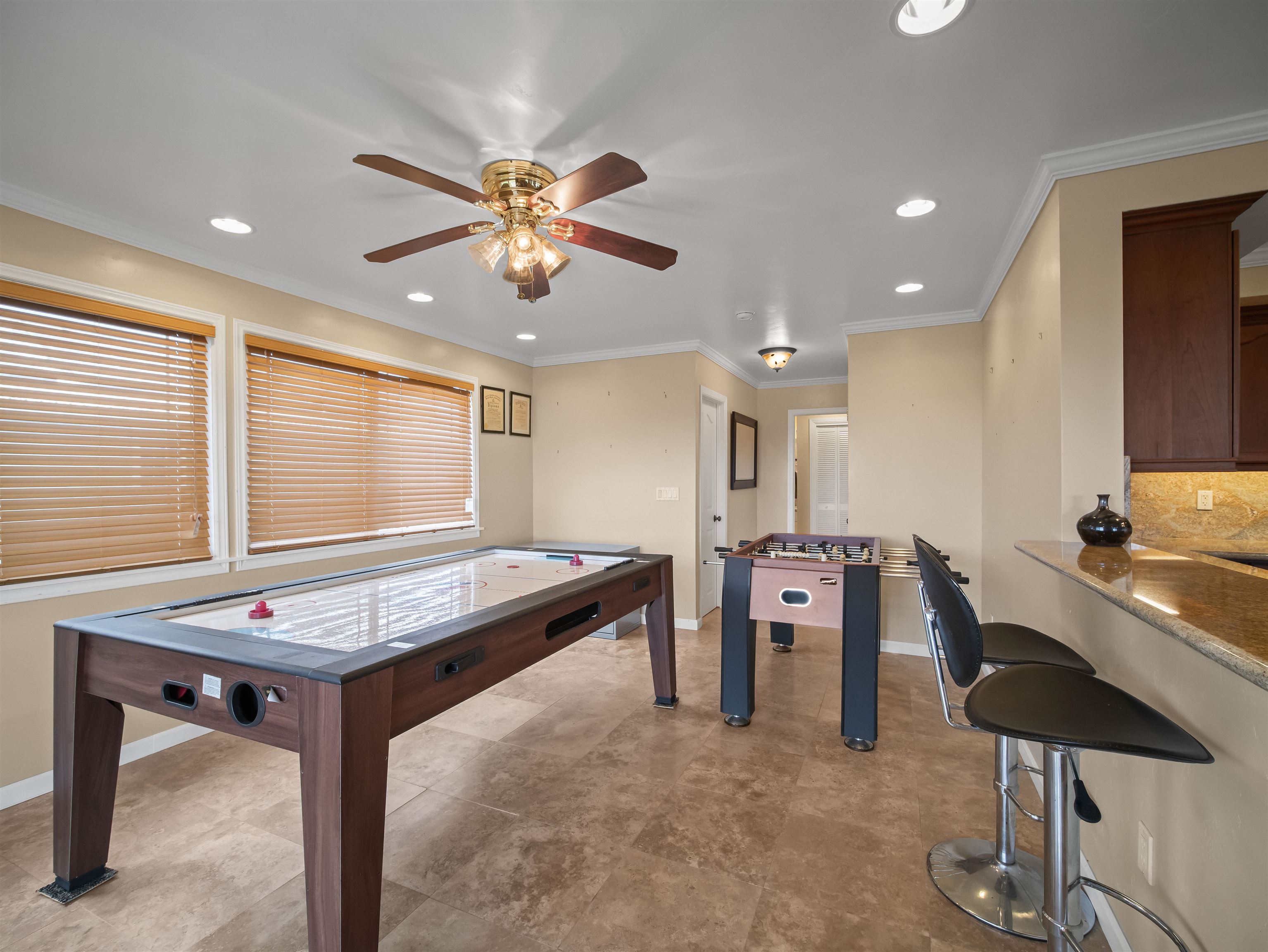 476 Kamoku Pl Property Photo 10