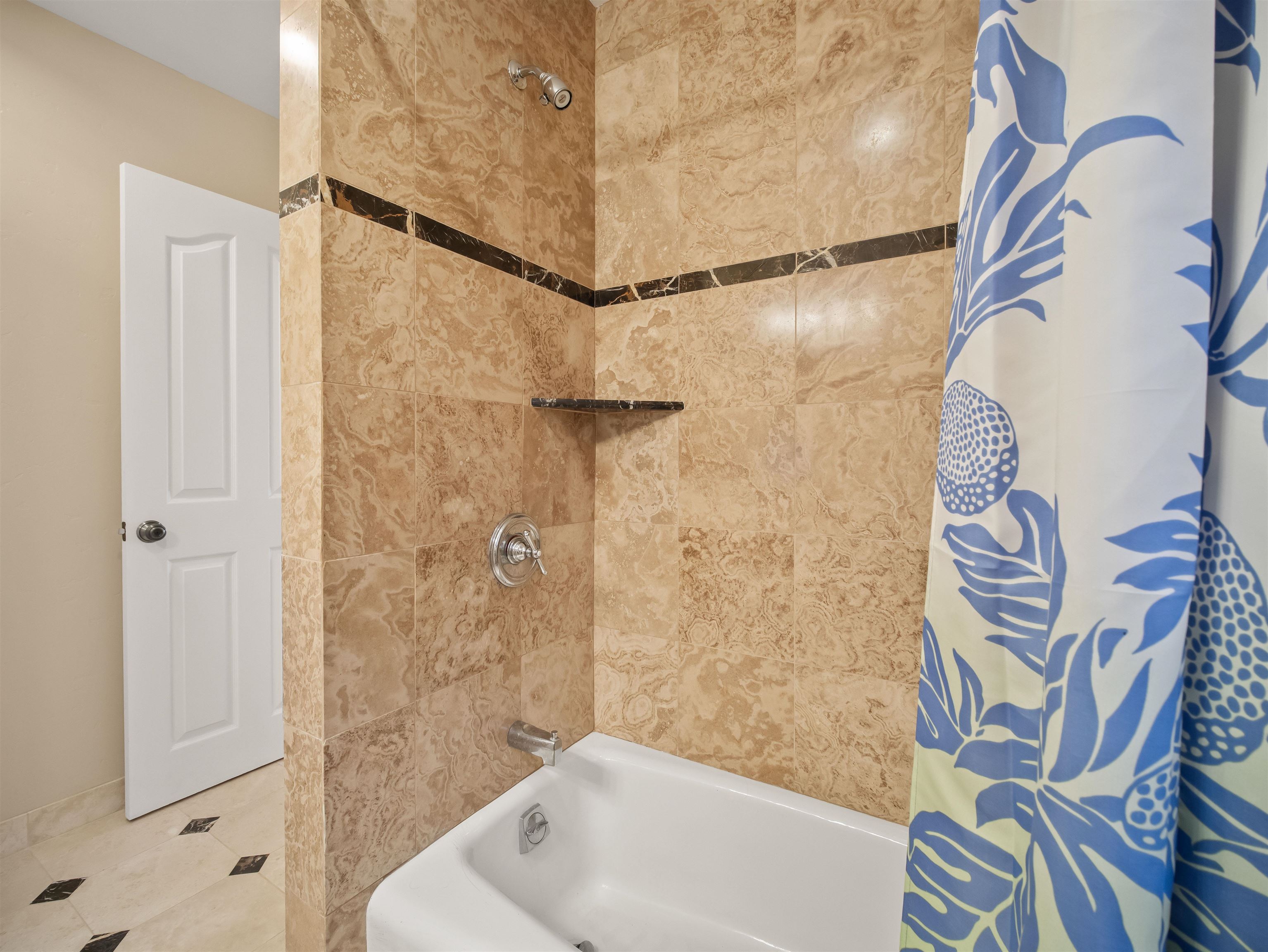 476 Kamoku Pl Property Photo 11