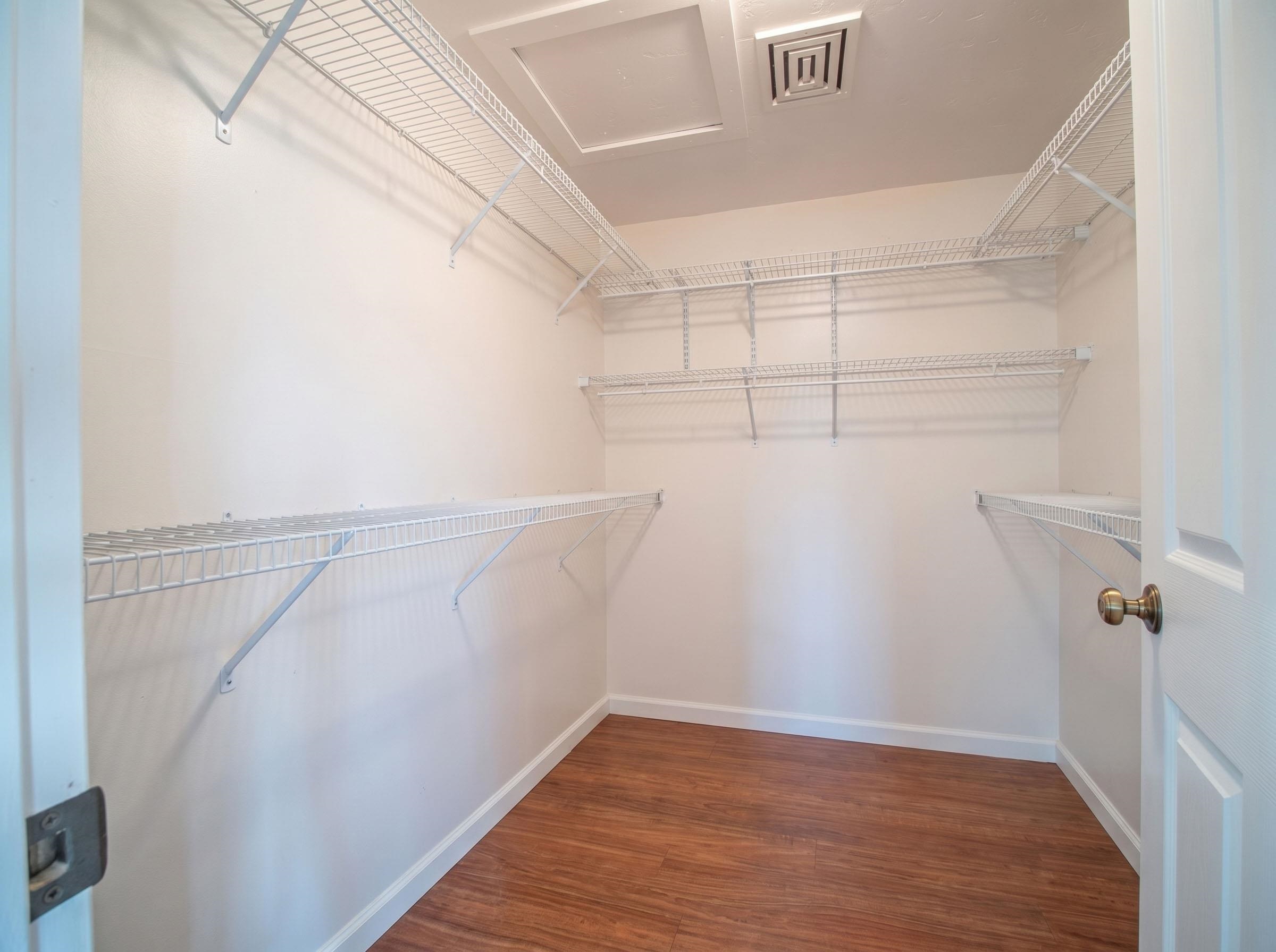 476 Kamoku Pl Property Photo 16