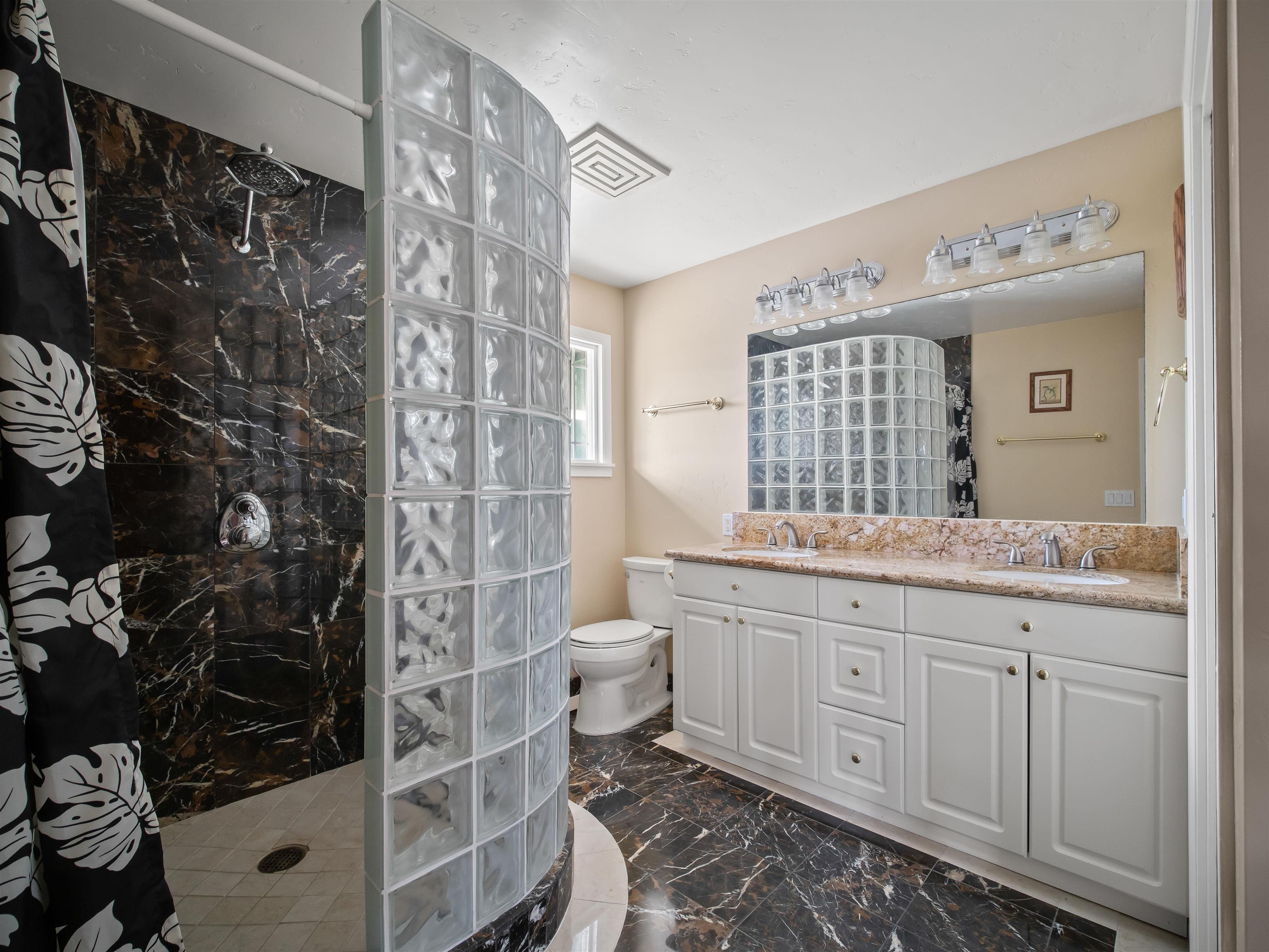 476 Kamoku Pl Property Photo 17