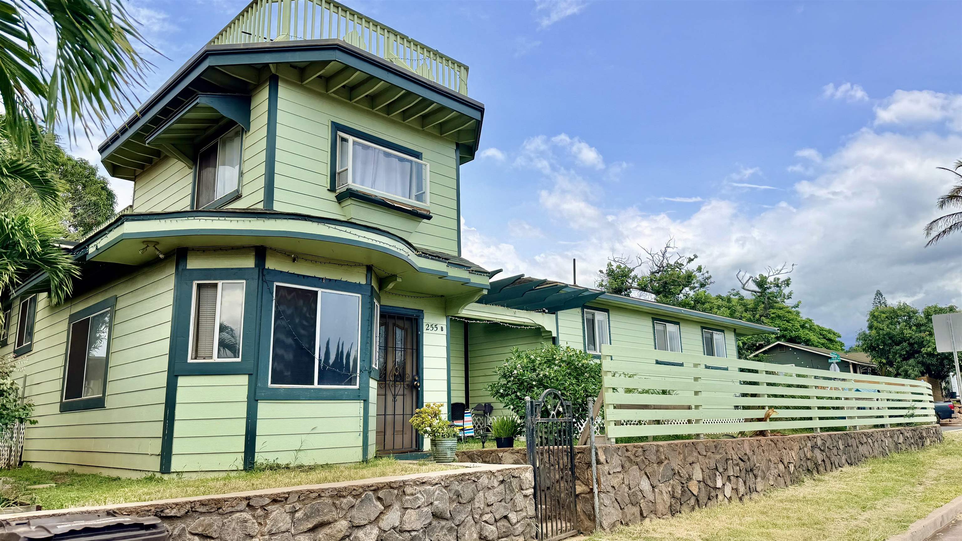 255 Kaiolohia St