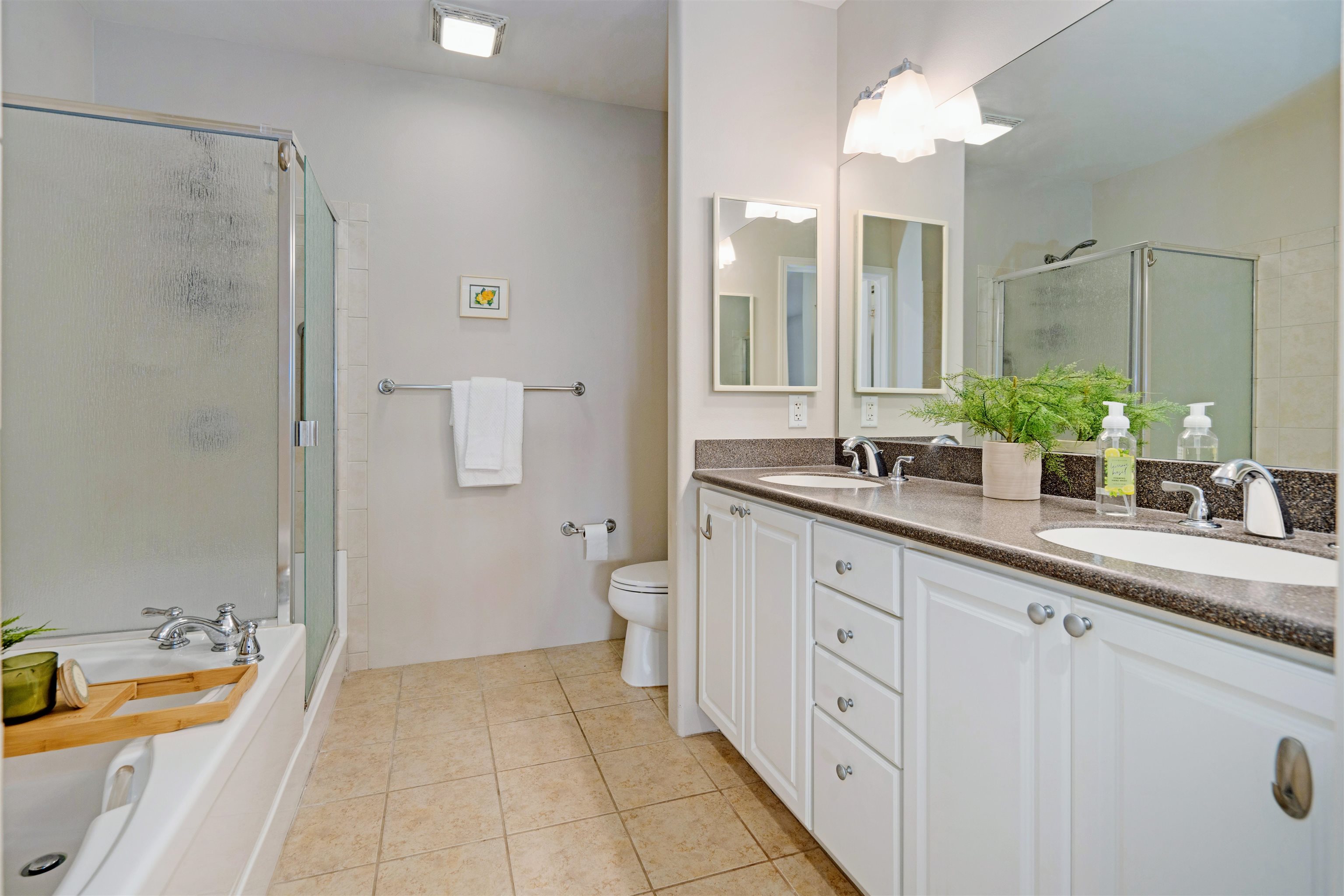 1300 Limahana Cir Property Photo 12