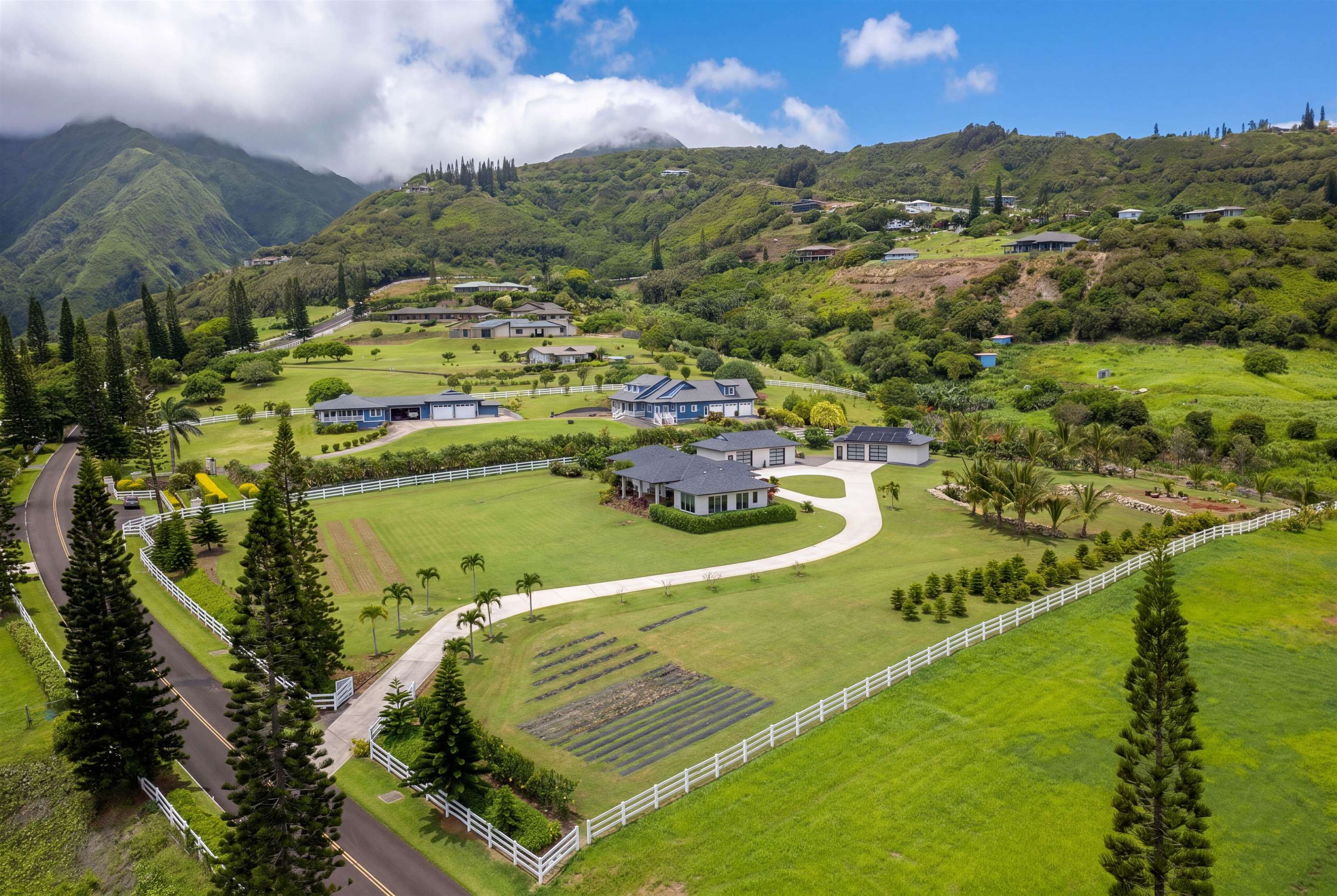 18 Lahaole Pl Property Photo 3