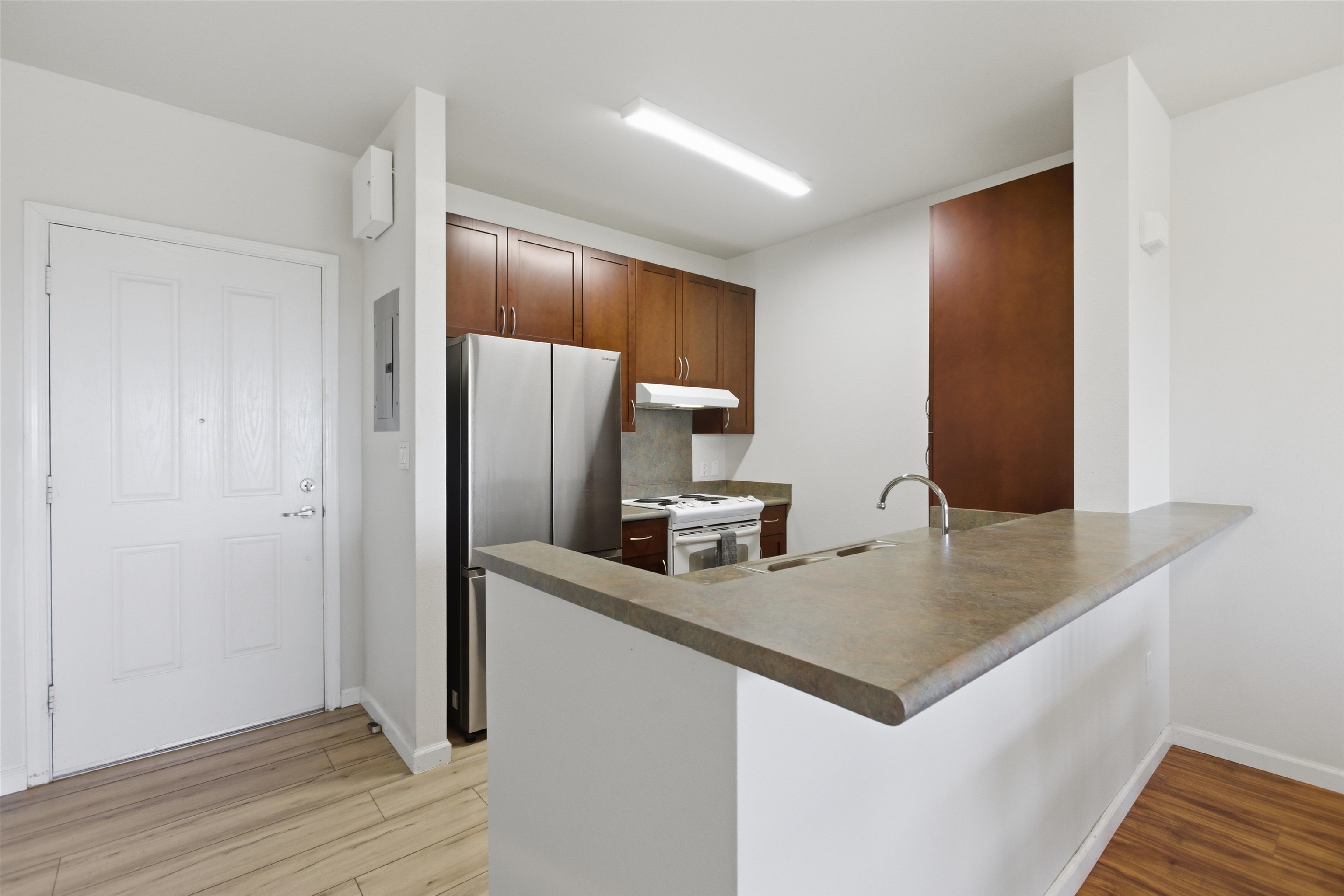 212 Hooulu Ln Property Photo 6