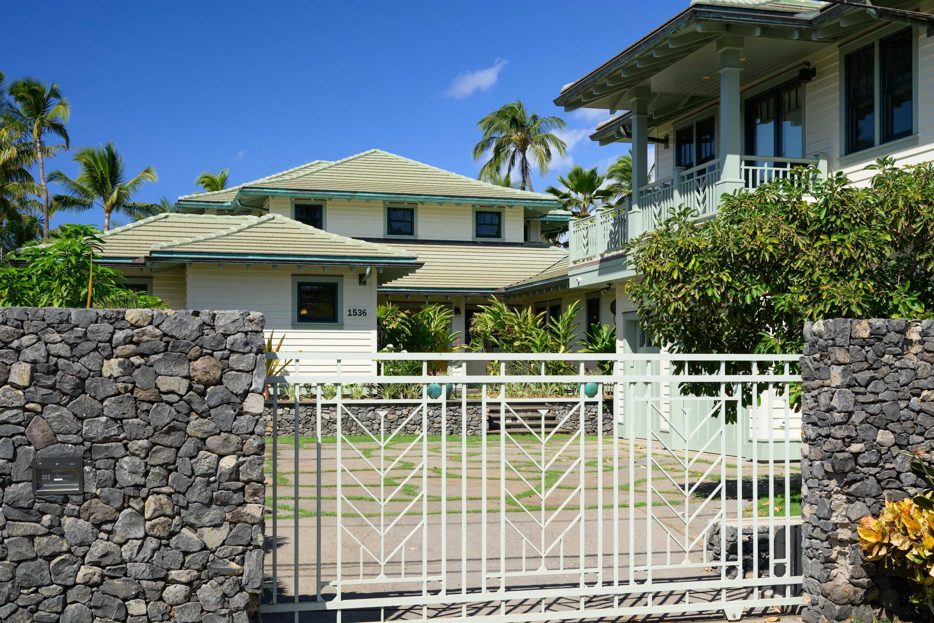 1536 Halama St Property Photo 4