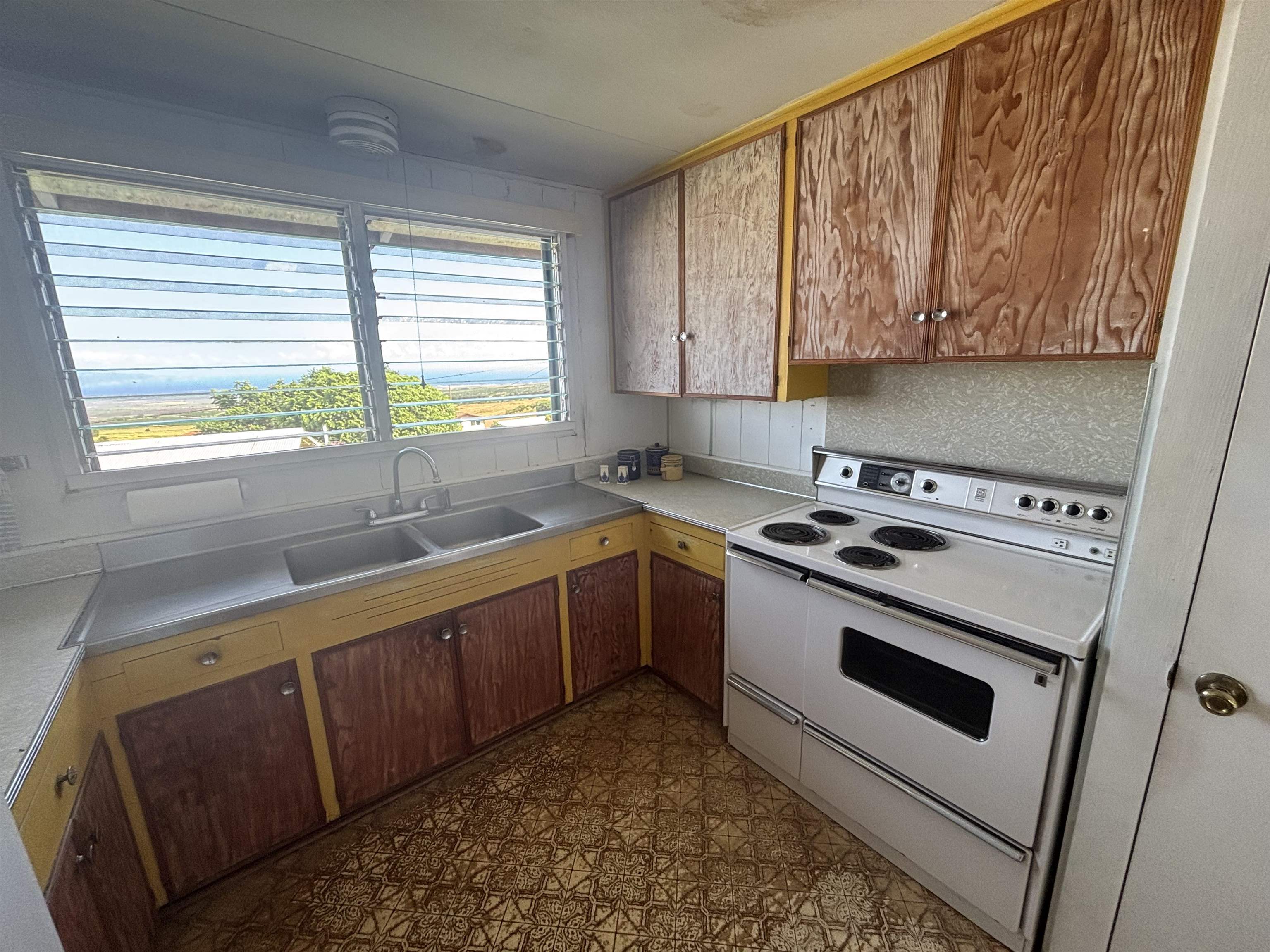 2840 Koea Pl Property Photo 6