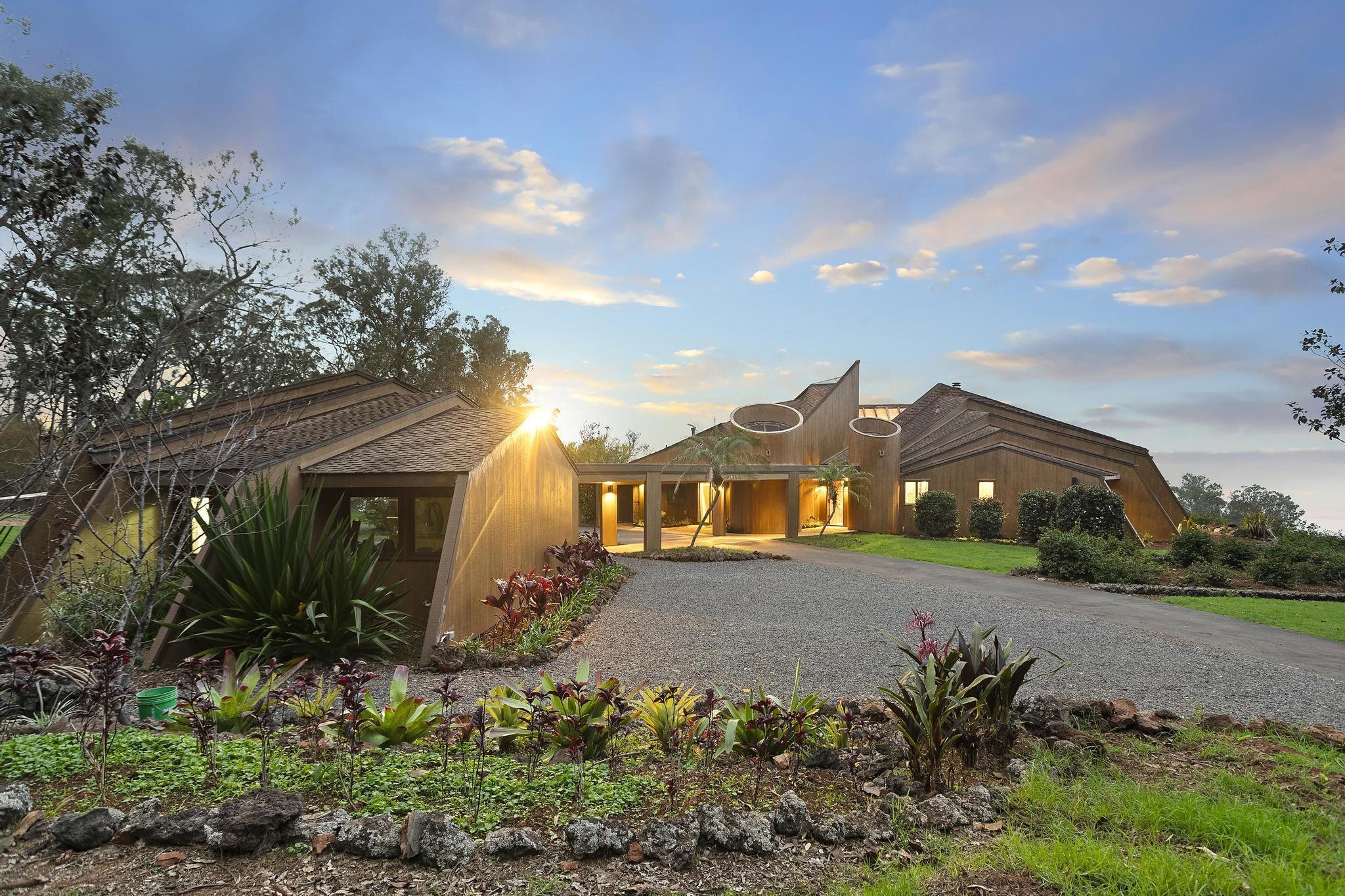 Picture of 2450 Piiholo Rd