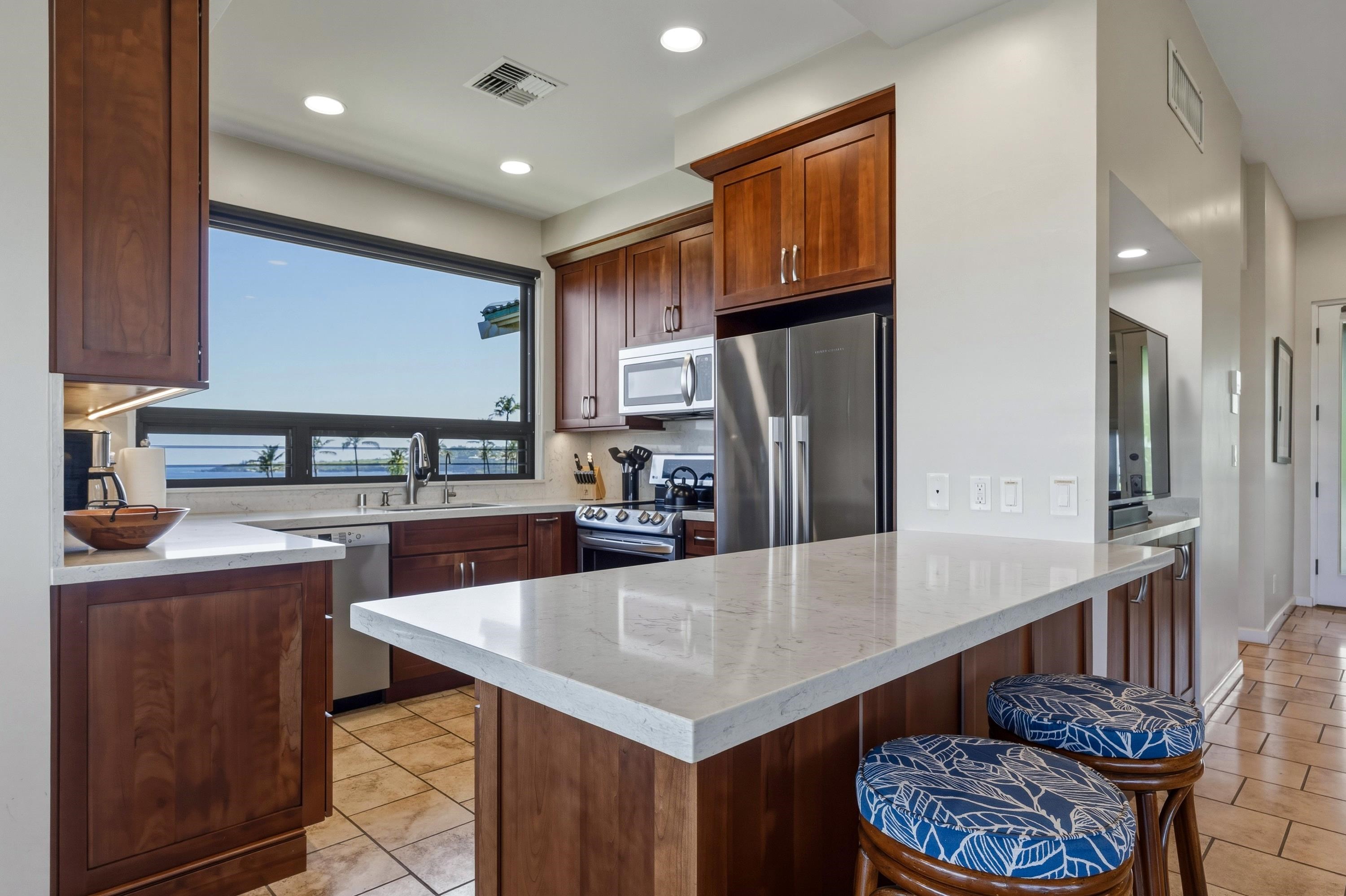 500 Bay Dr Property Photo 3