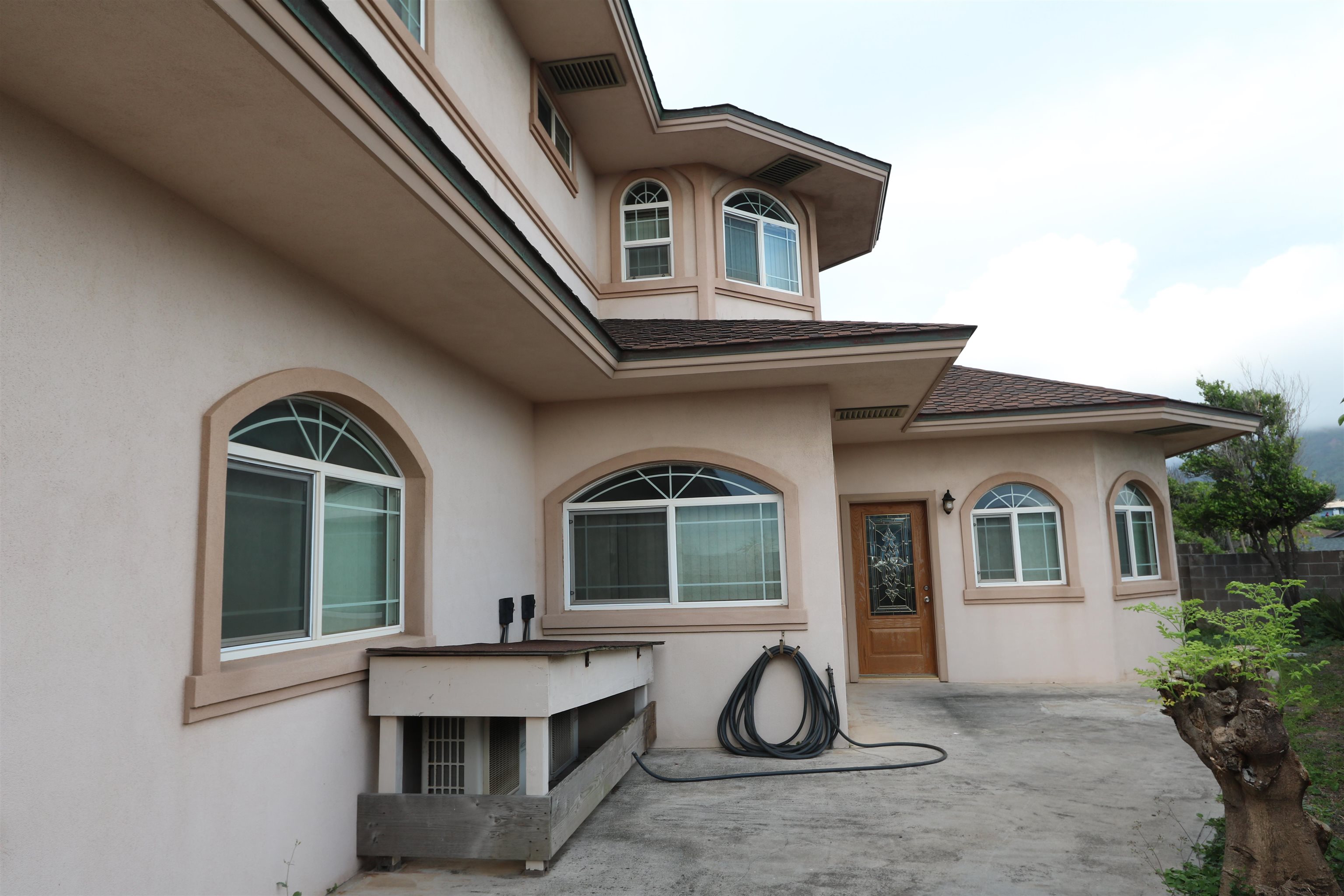 80 Nano St Property Photo 3