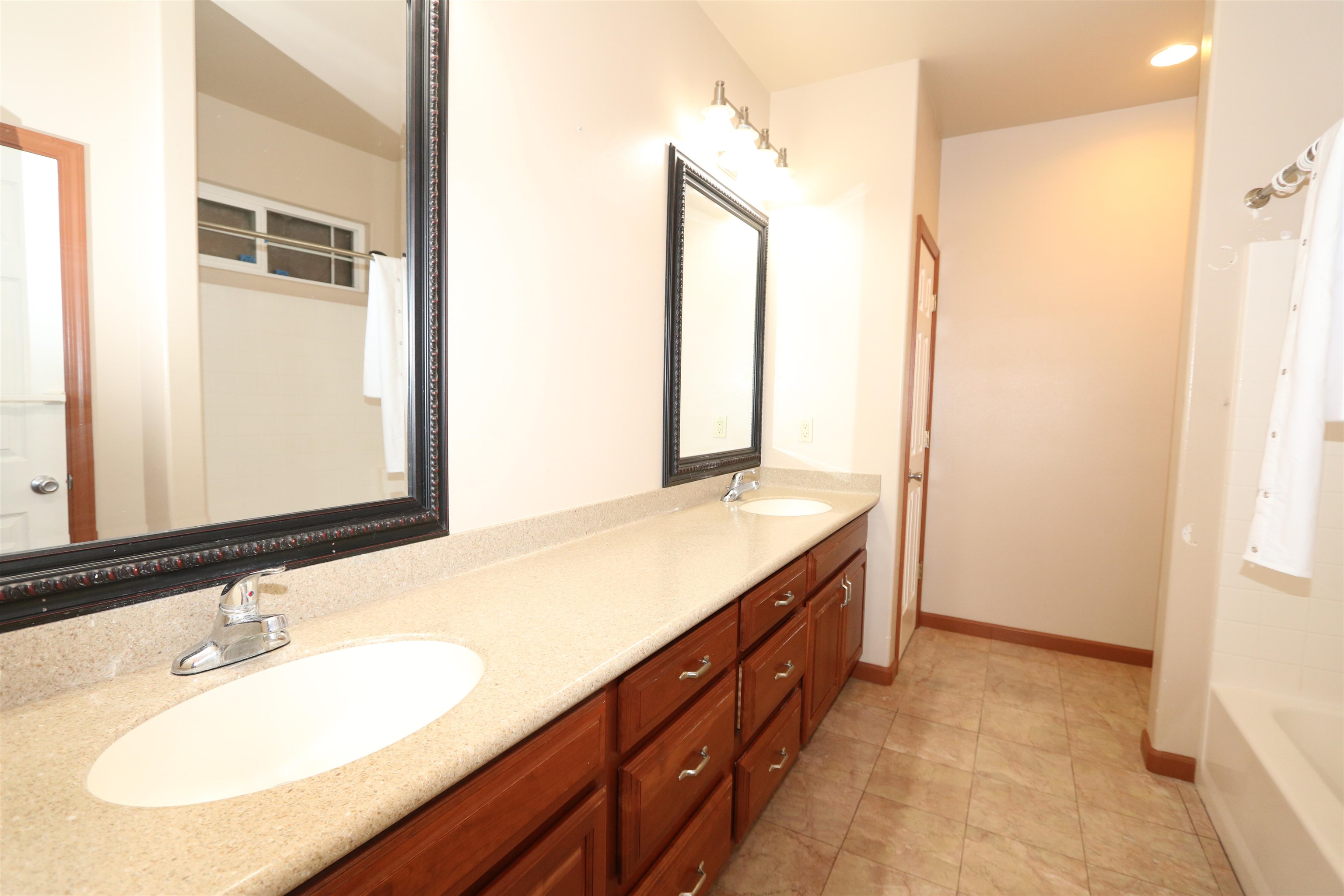 80 Nano St Property Photo 24