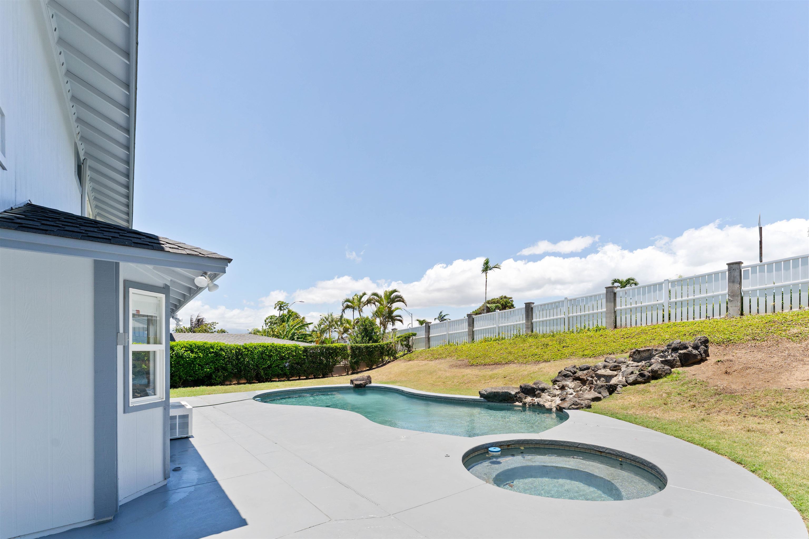 270 Puumakani St Property Photo 15
