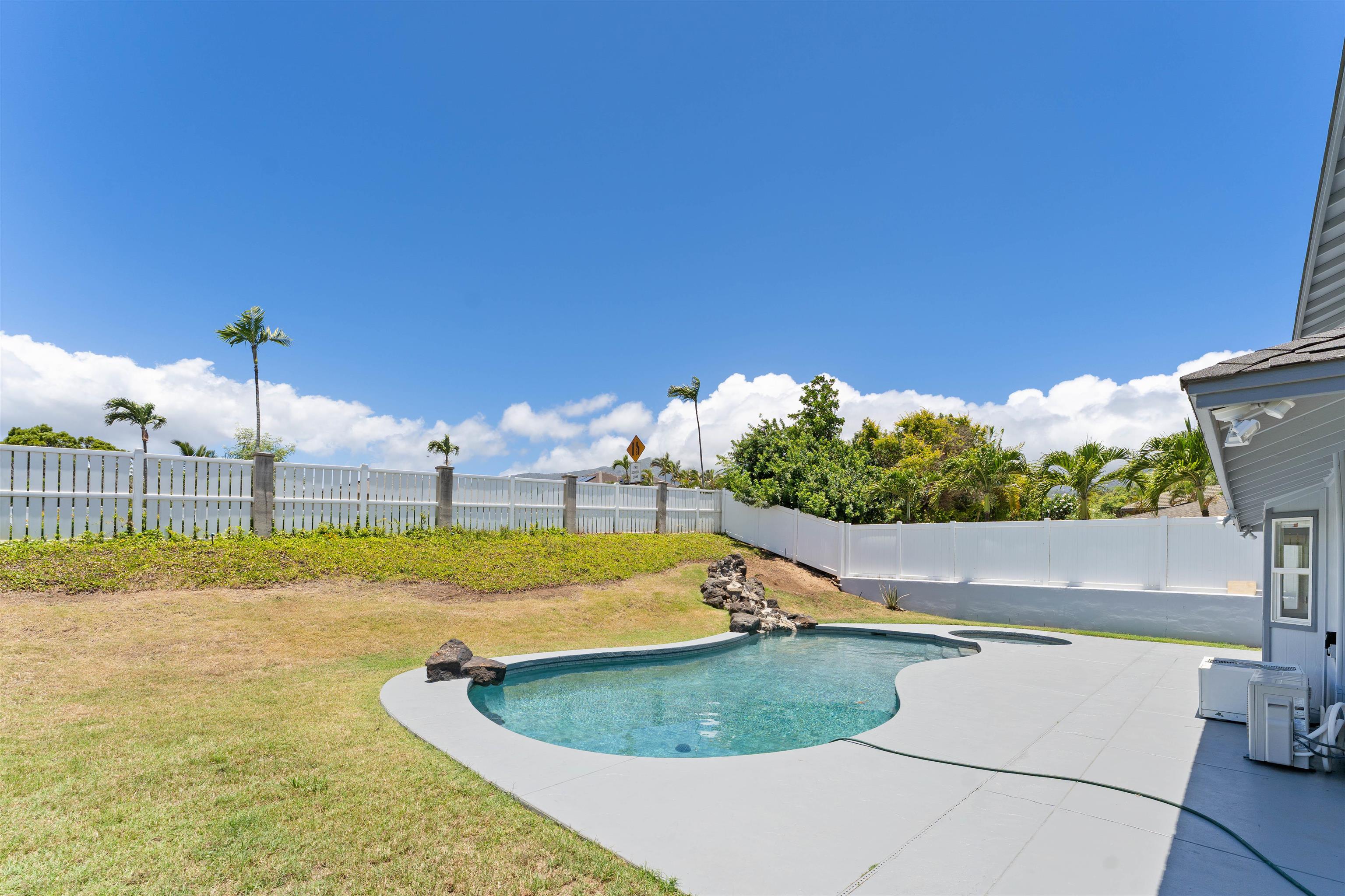 270 Puumakani St Property Photo 17