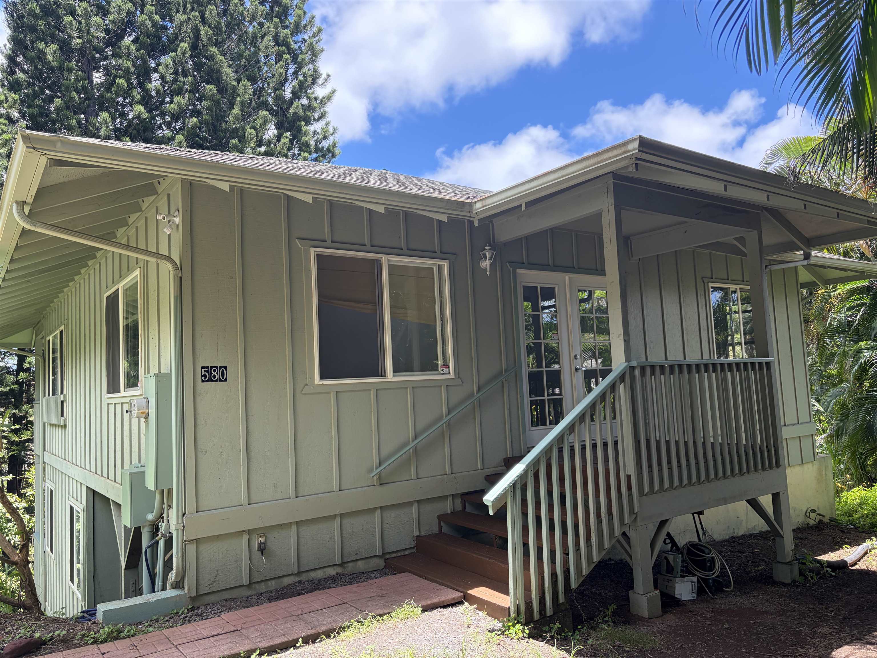 580 W Kuiaha Rd Property Photo 6