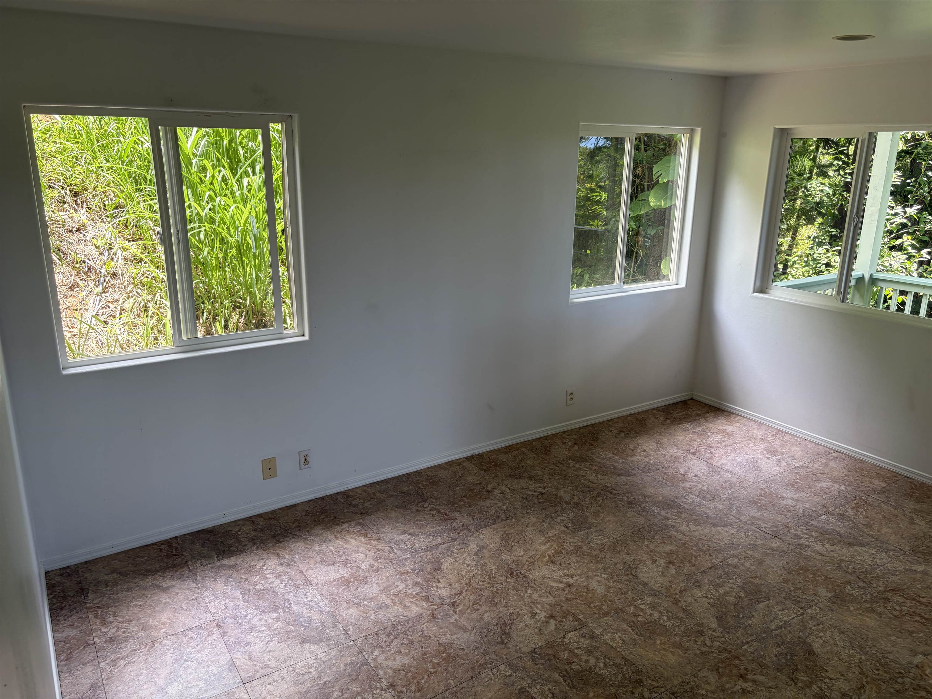 580 W Kuiaha Rd Property Photo 21