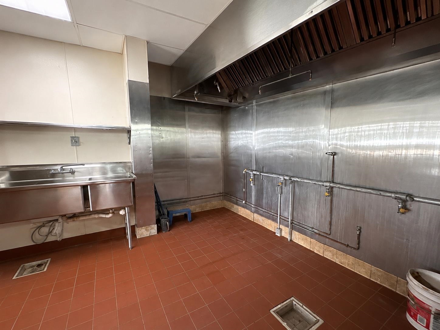 318 N Market St Property Photo 5