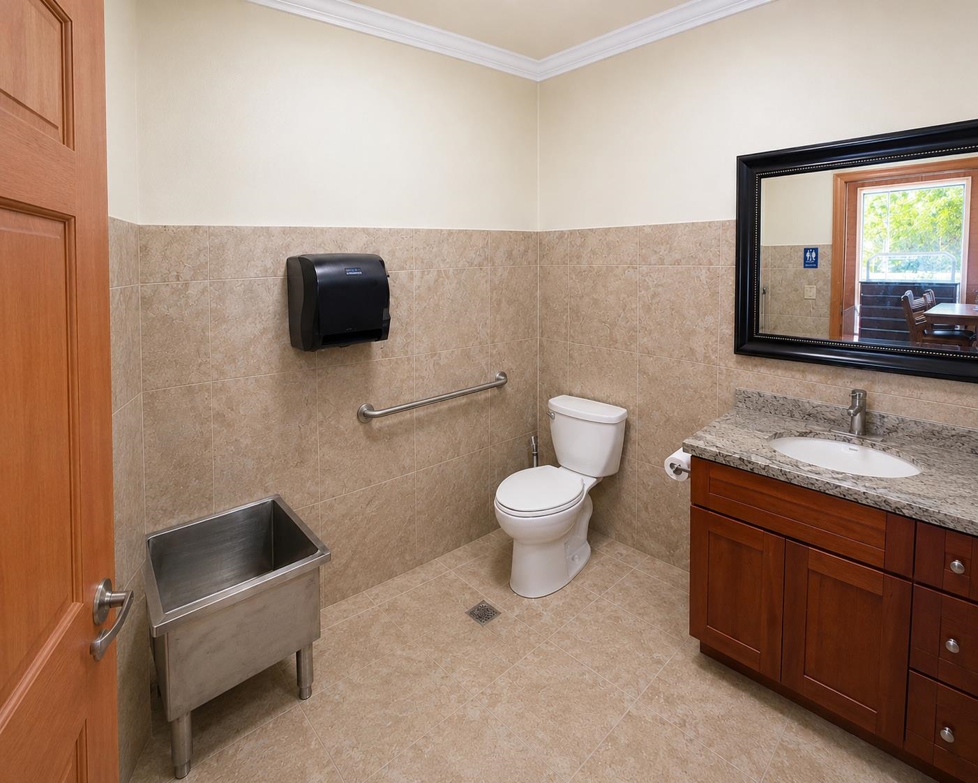 318 N Market St Property Photo 10