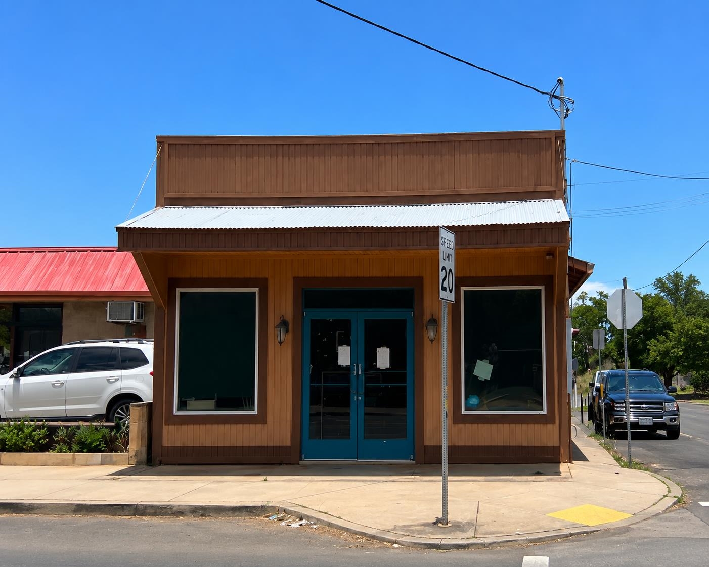 318 N Market St Property Photo 12