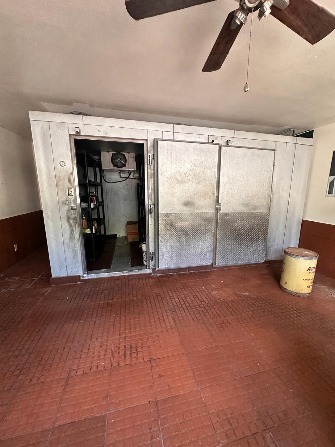 318 N Market St Property Photo 18