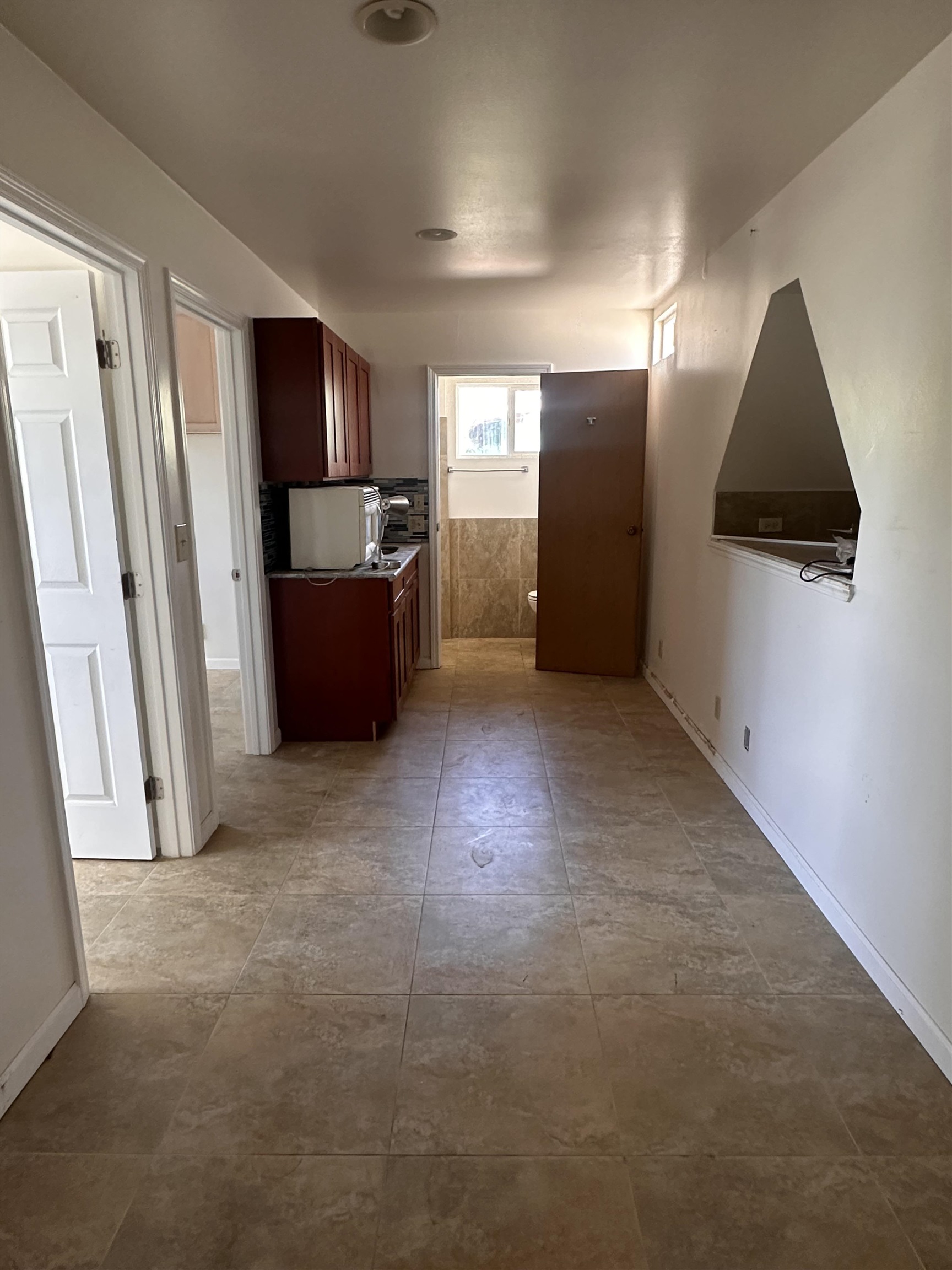 318 N Market St Property Photo 23