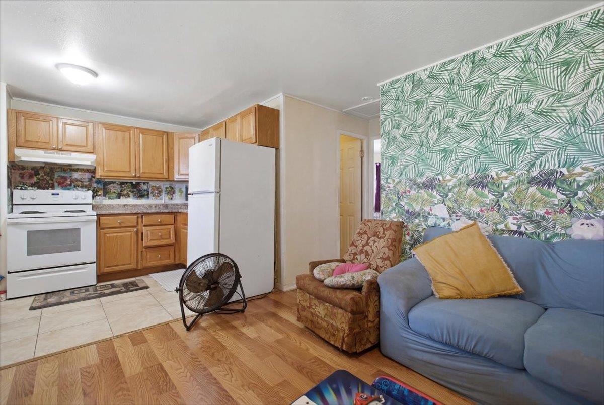 349 N Market St Property Photo 6