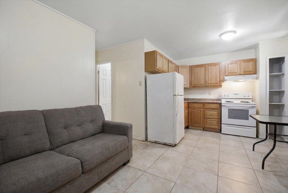 349 N Market St Property Photo 2