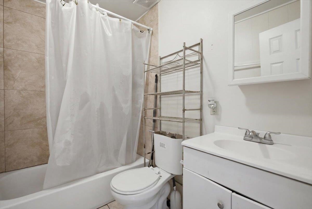 349 N Market St Property Photo 6