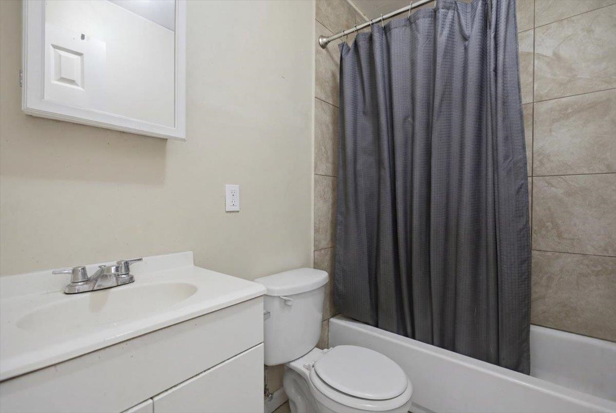 349 N Market St Property Photo 7