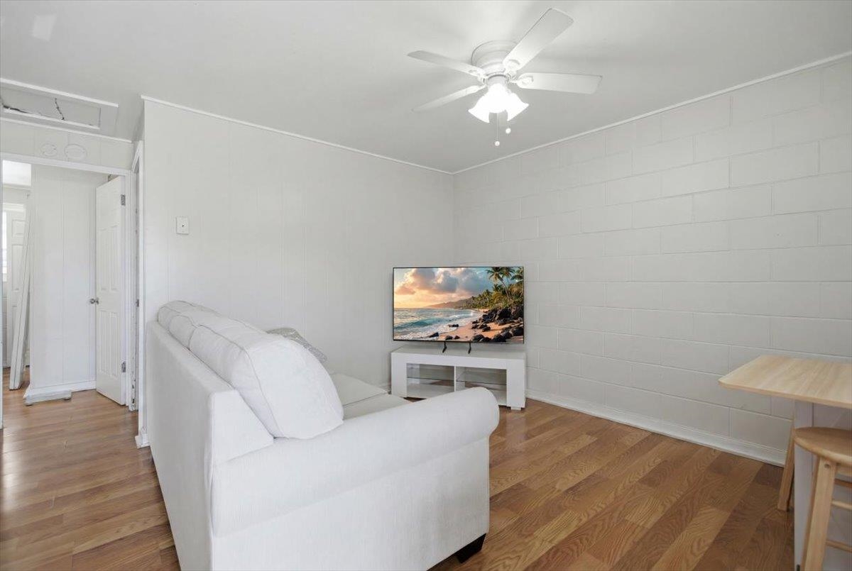 349 N Market St Property Photo 5
