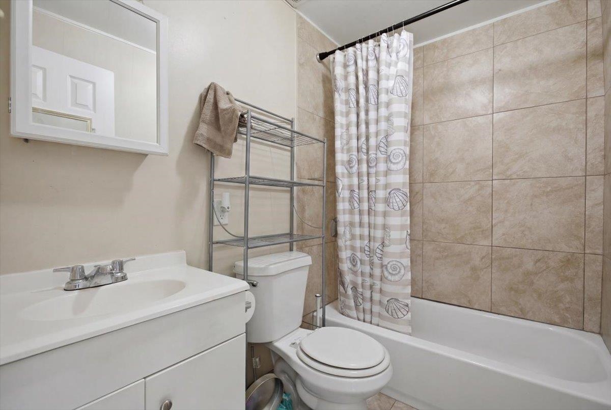 349 N Market St Property Photo 6