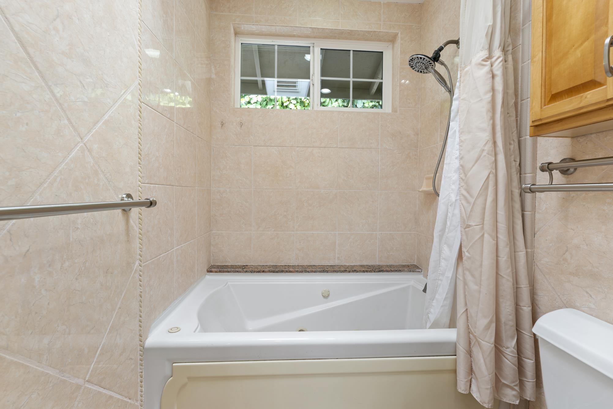 73a Maluhia Dr Property Photo 18