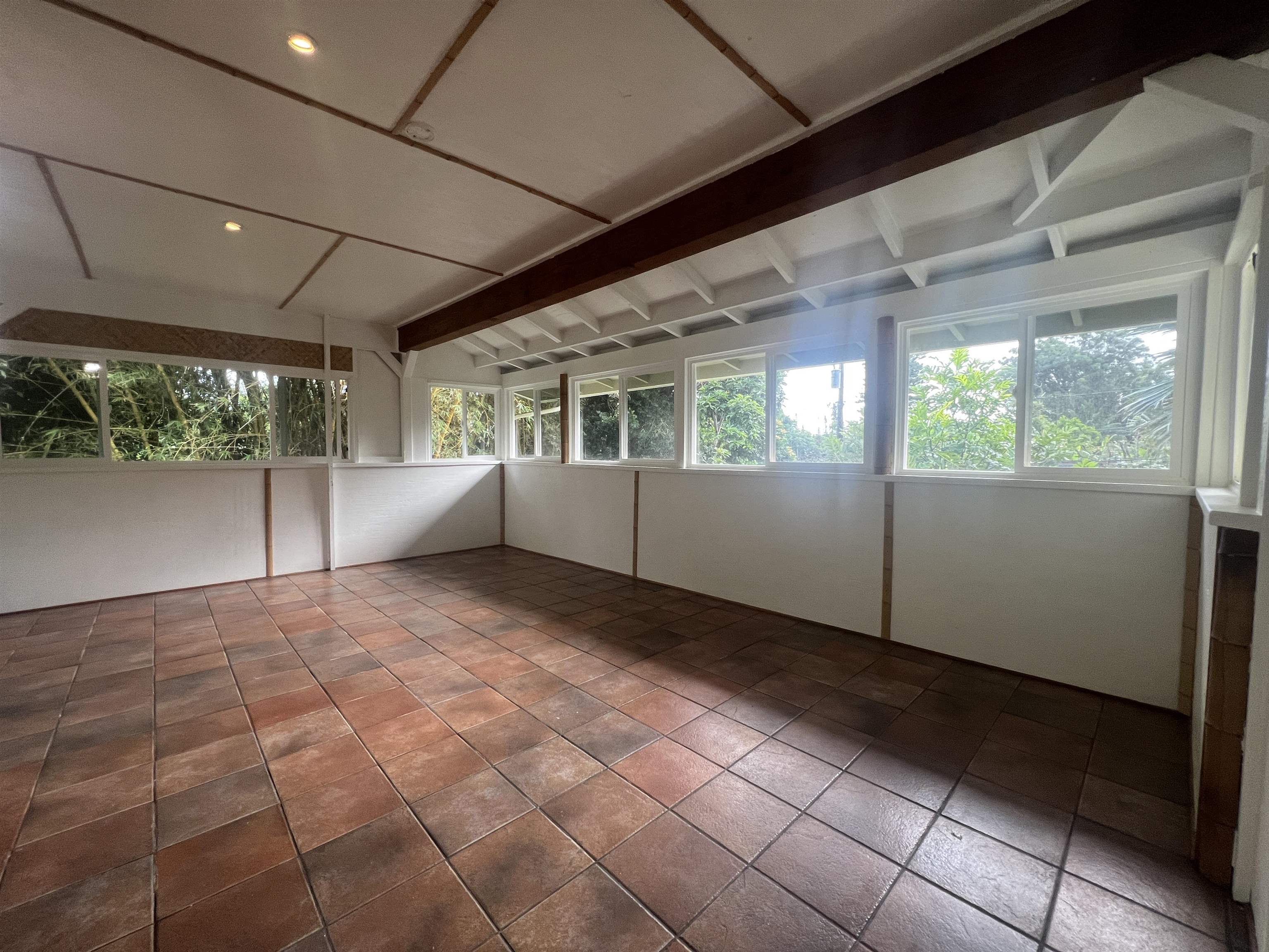 590 Kaiapa Pl Property Photo 11