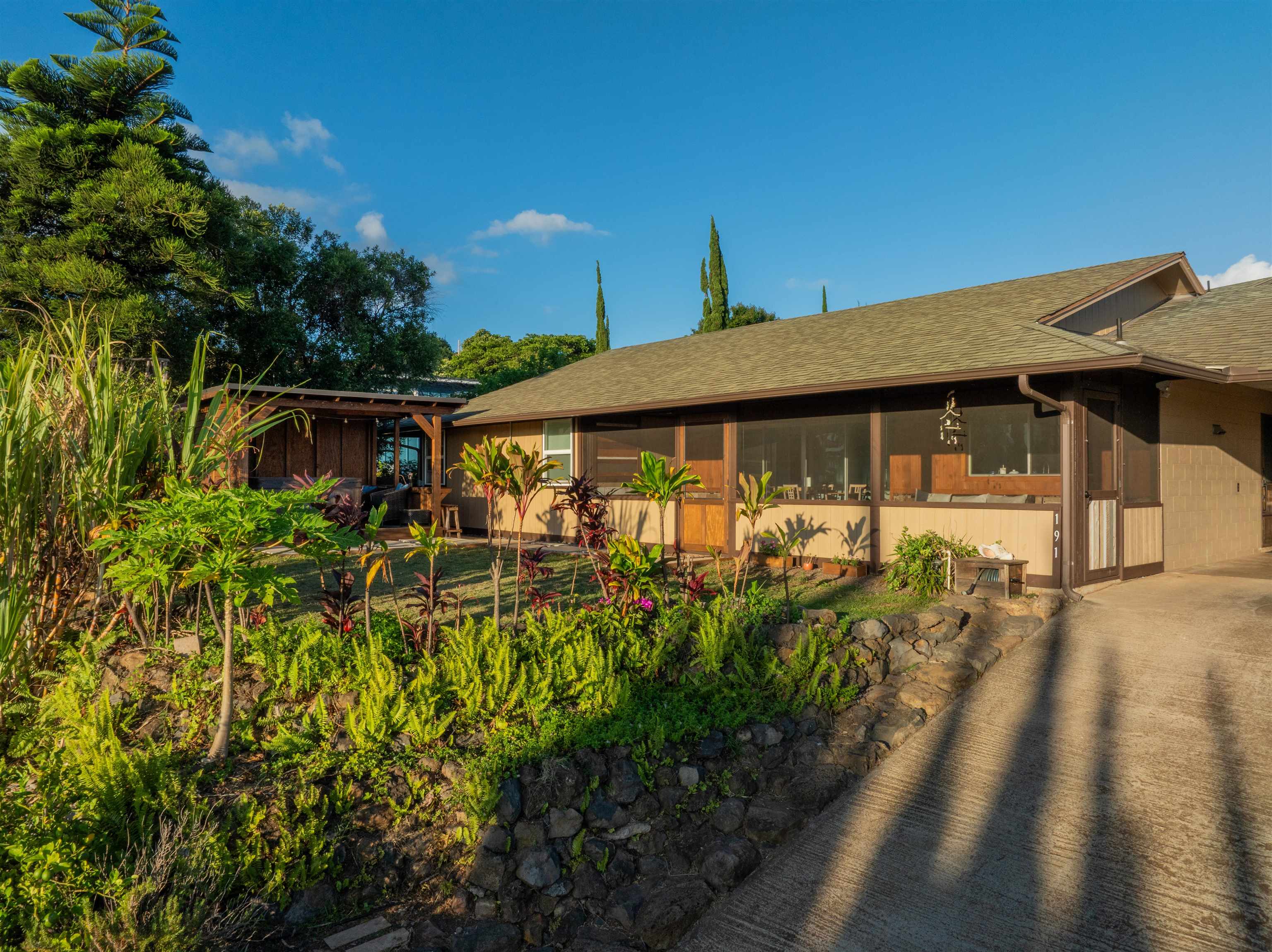 191 Alohilani St Property Photo 2
