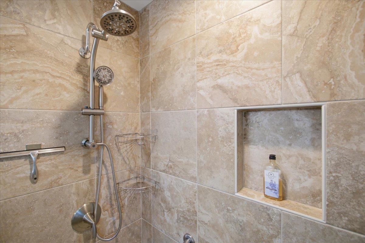 2451 Umeke Cir Property Photo 25