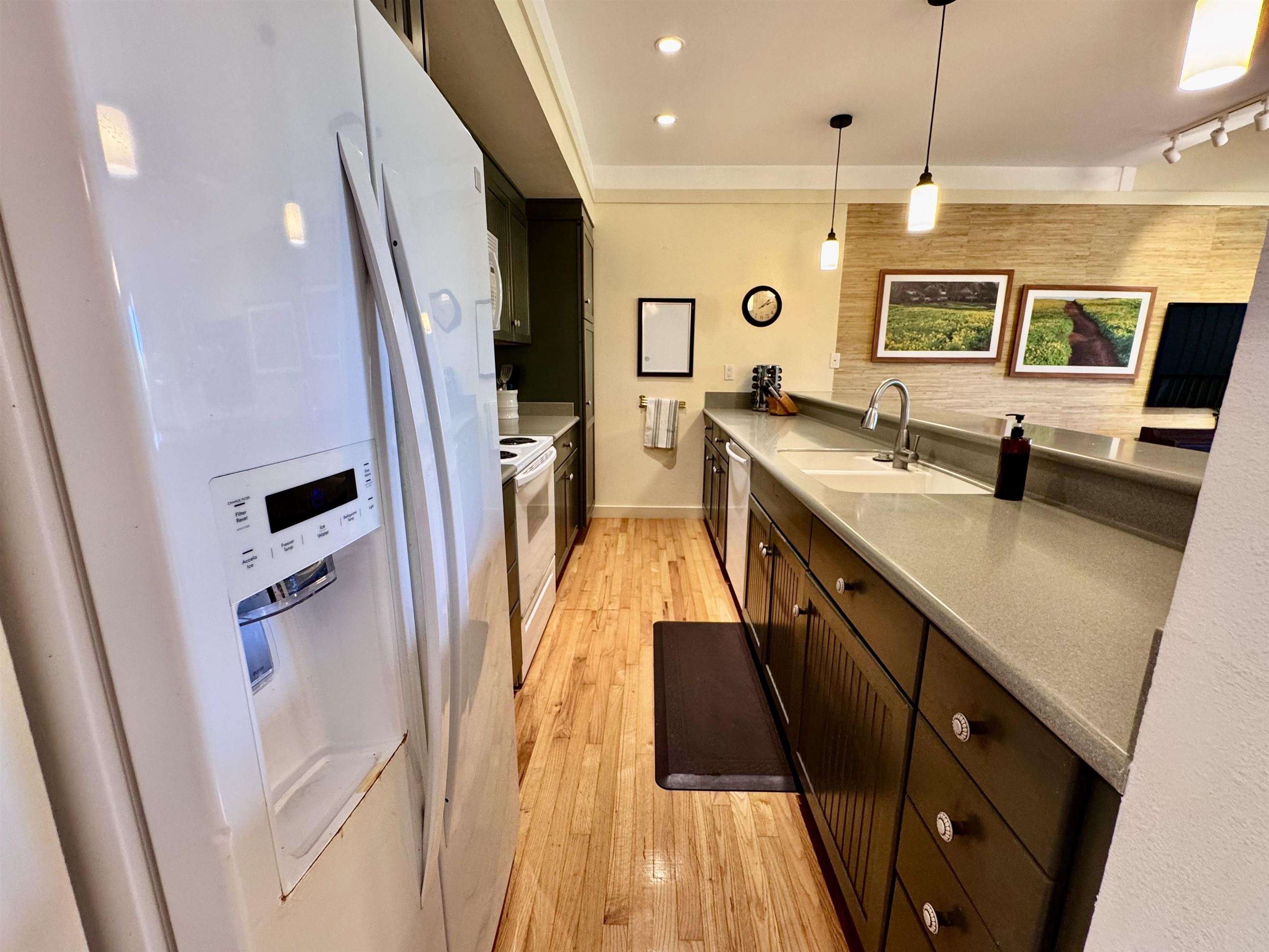 100 Lio Pl Property Photo 6