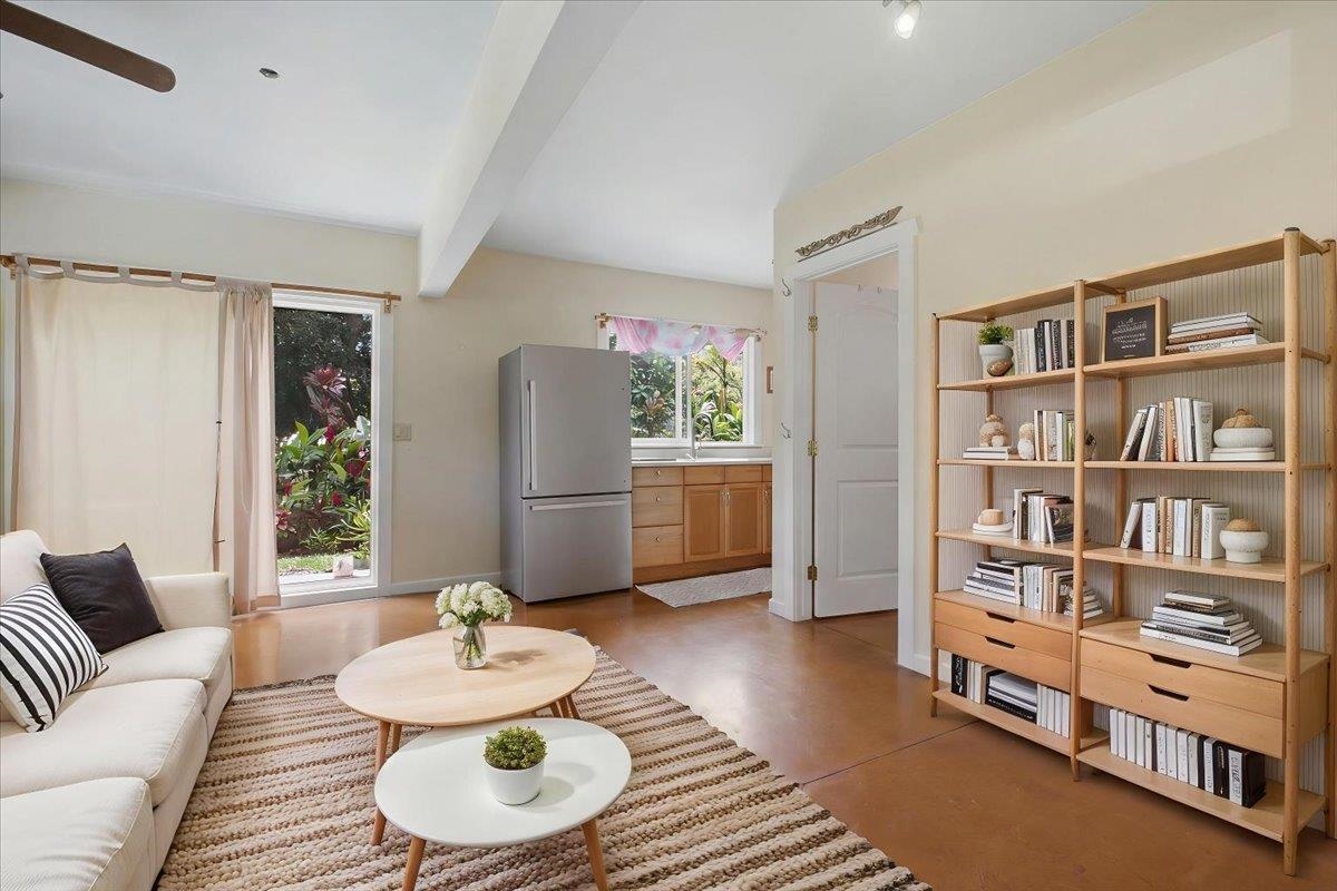 140 River Rd Property Photo 29