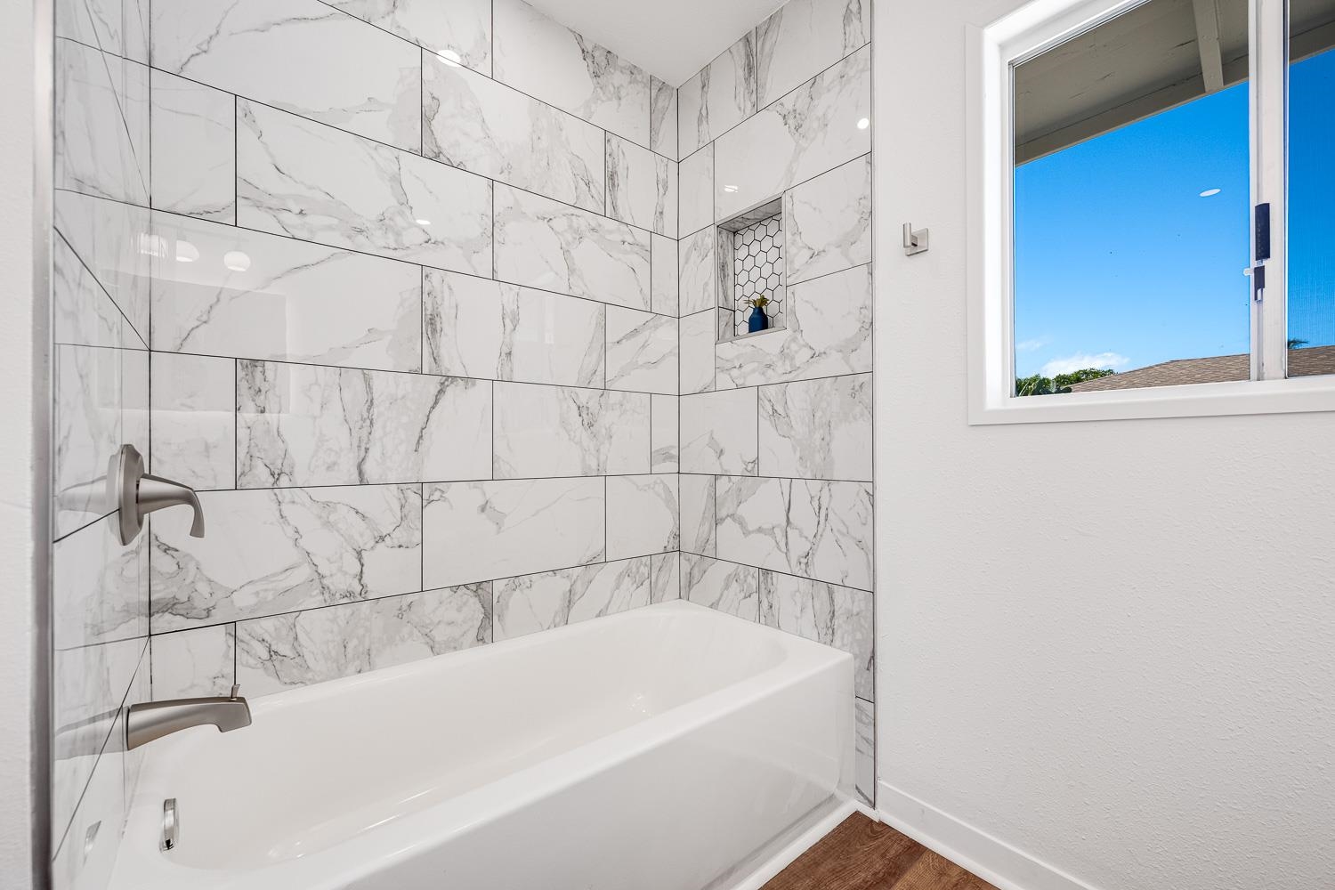 1669 Hoonanea St Property Photo 11
