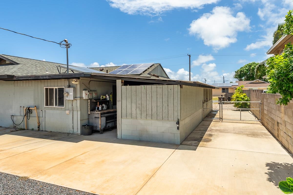 396 Kahiki St Property Photo 4
